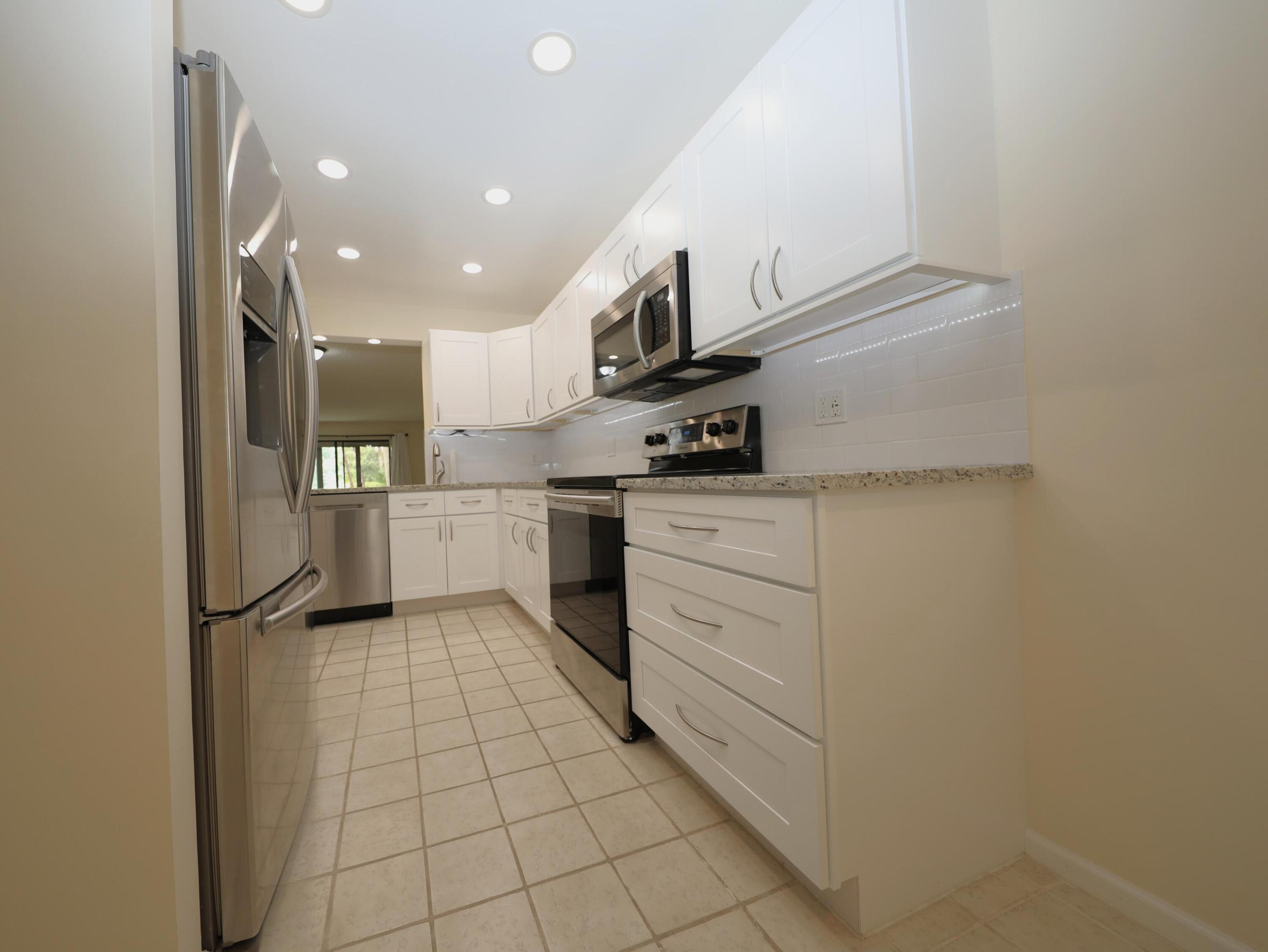 LAKESIDE CONDO 2 OF BANYAN SPRINGS - Residential