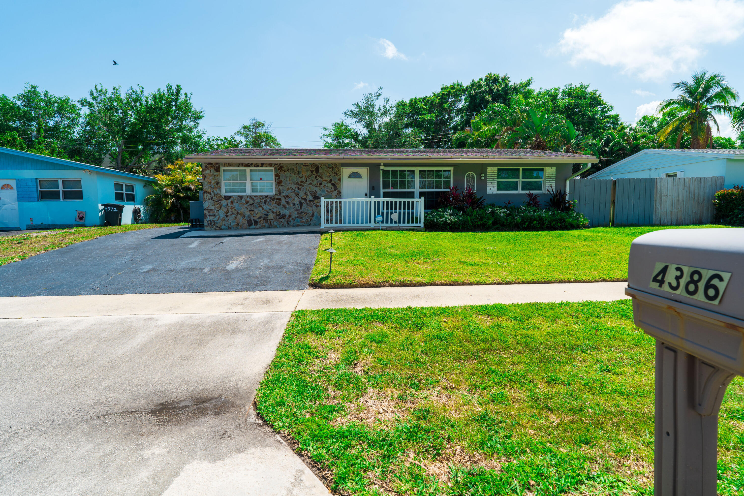 PALM BEACH SQUARE UNIT 4 - Residential