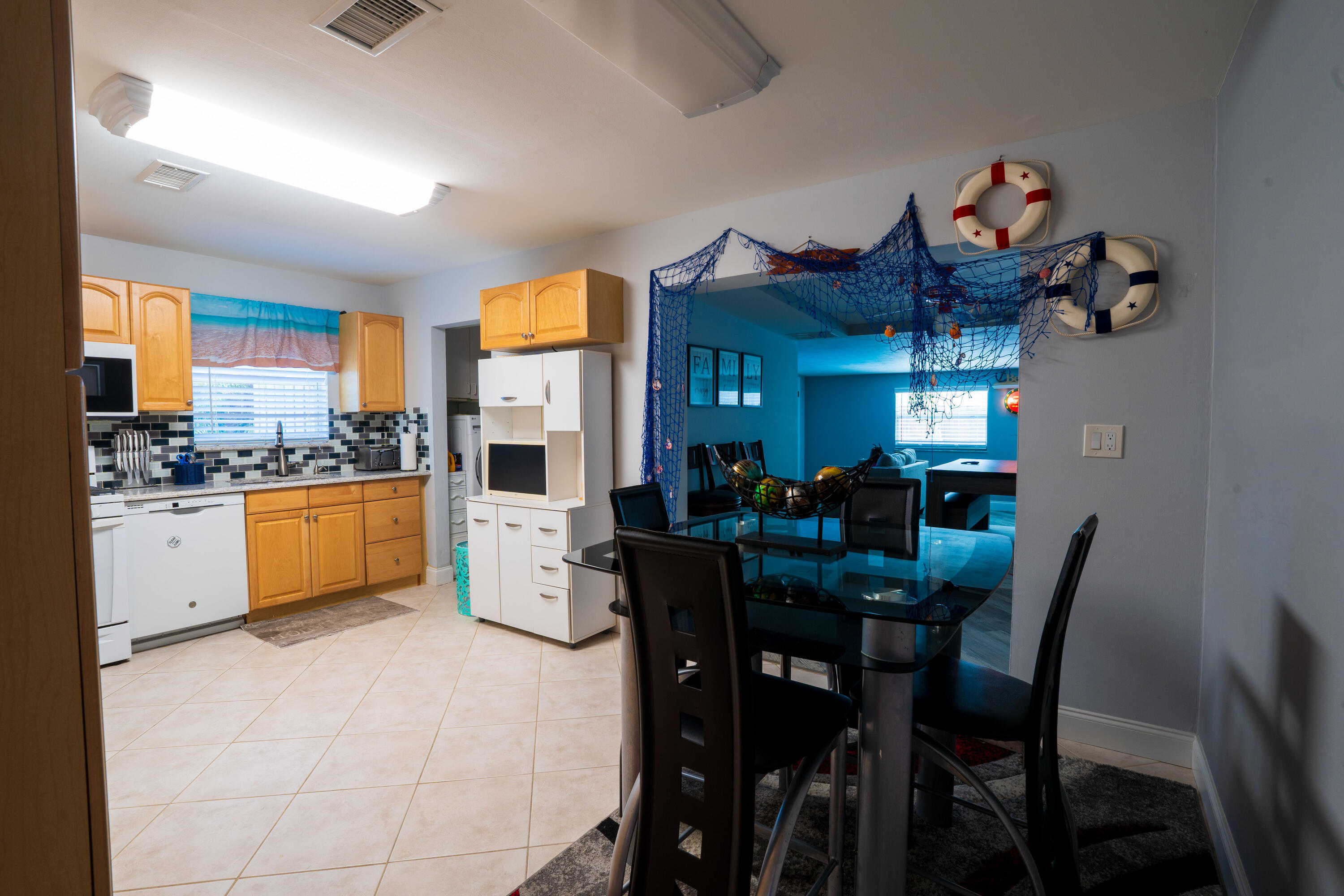 PALM BEACH SQUARE UNIT 4 - Residential