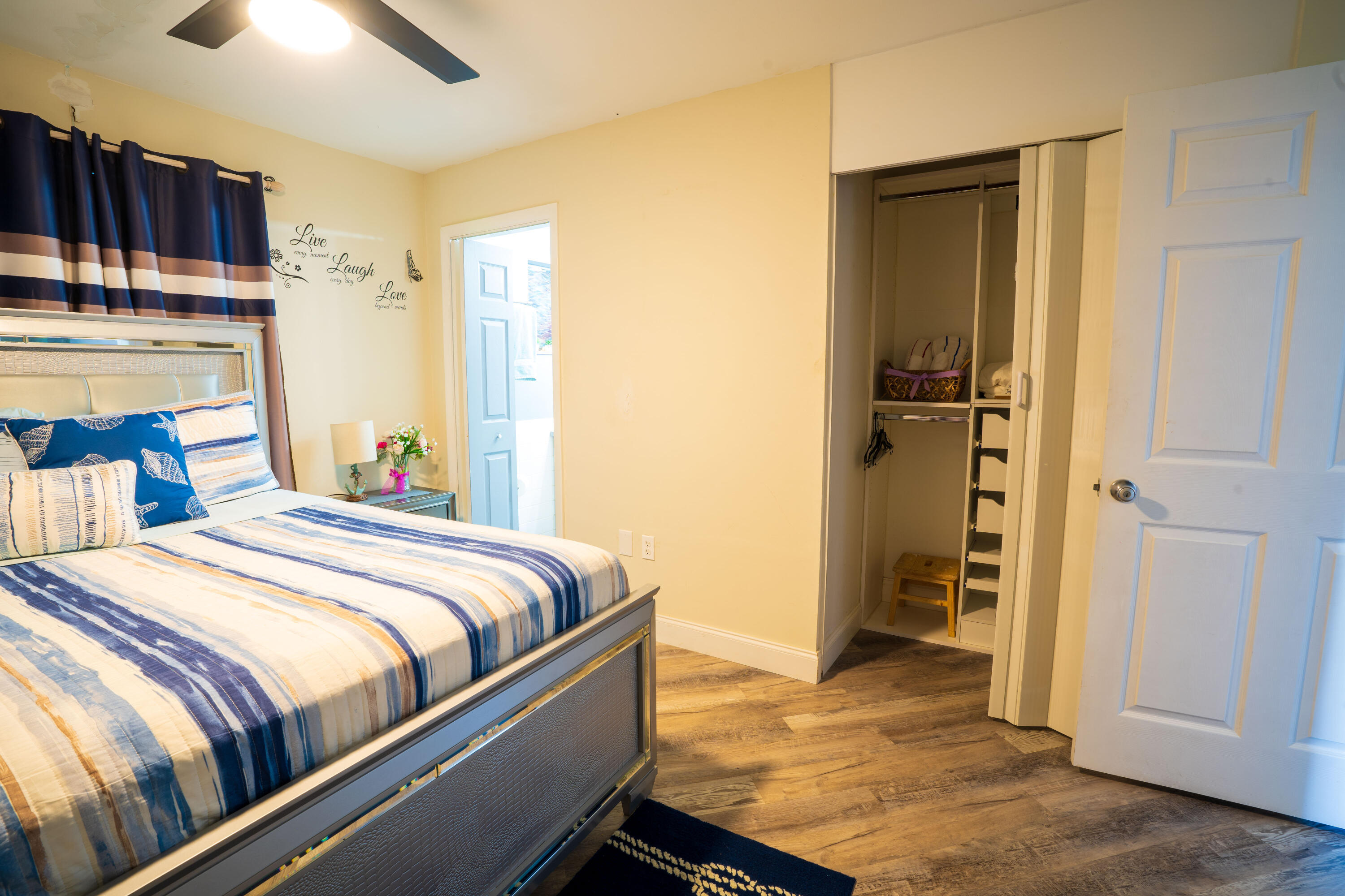 PALM BEACH SQUARE UNIT 4 - Residential
