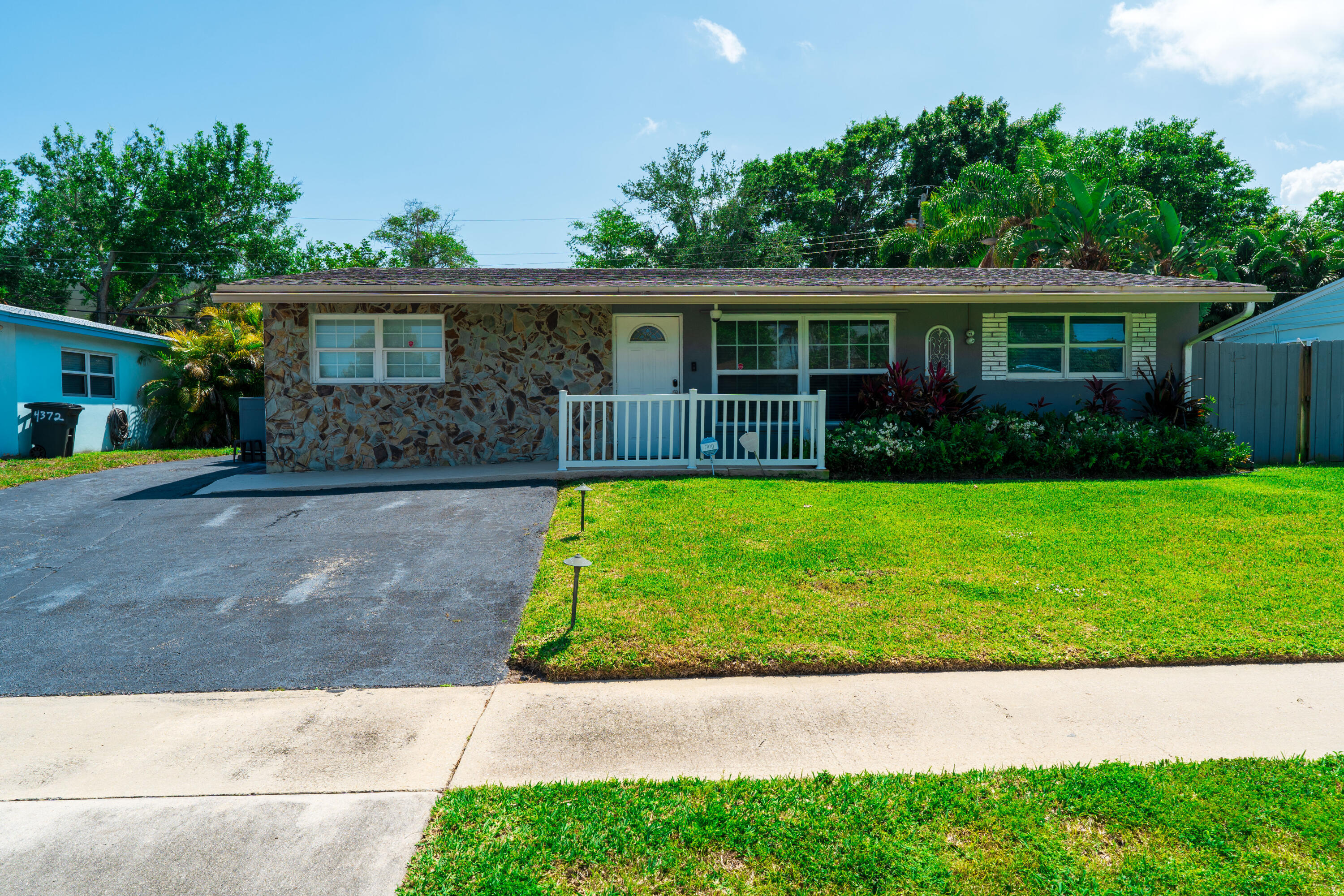 PALM BEACH SQUARE UNIT 4 - Residential