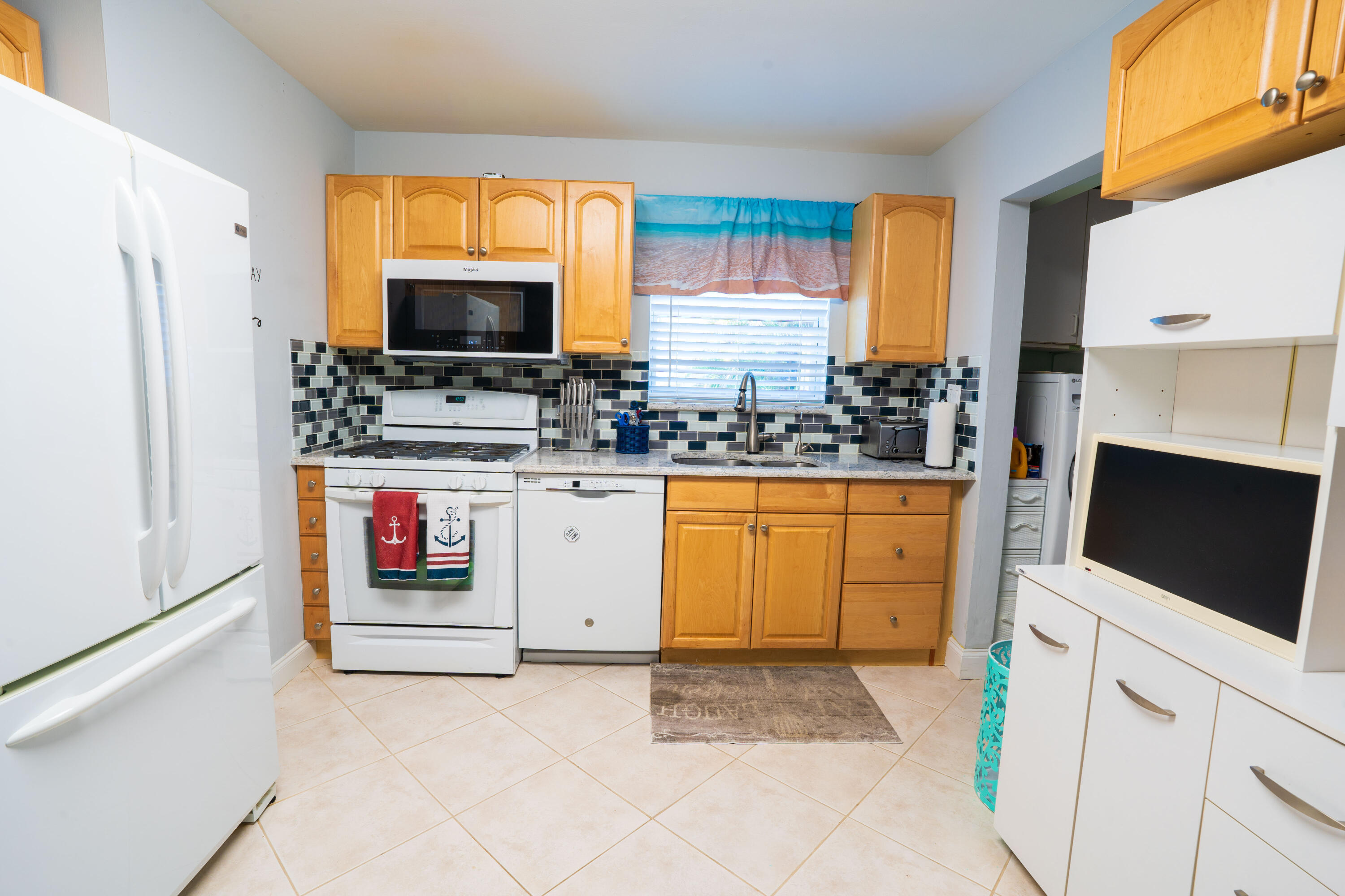 PALM BEACH SQUARE UNIT 4 - Residential