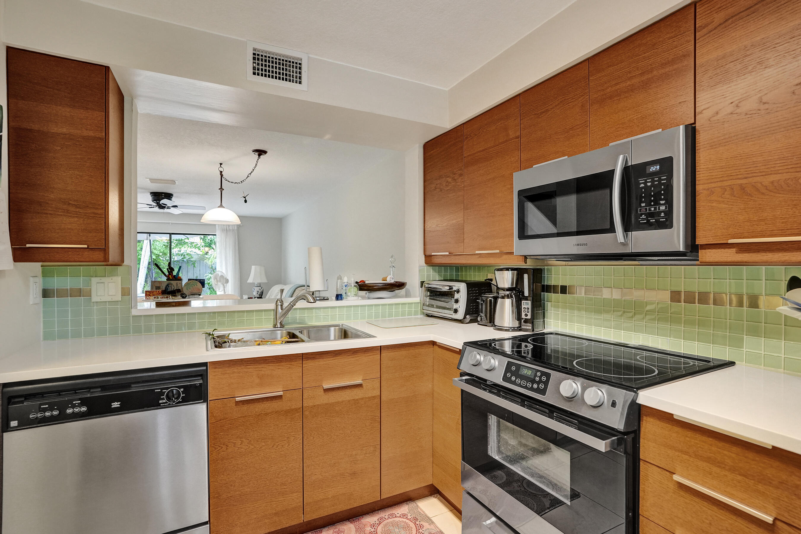 PINES OF OAKLAND FOREST WEST - Residential