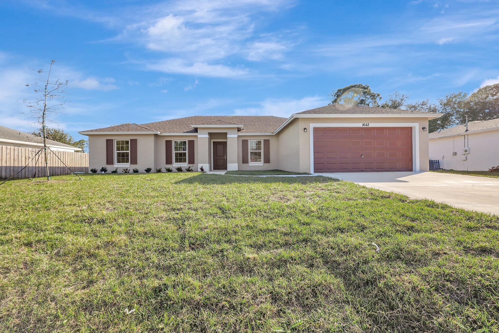 THE AMAZING IBIS MODEL. BUILT BY AWARD WINNING SYNERGY HOMES. 4/3/2 WITH 2149 SQ FT  OF LIVING AREA. IMPACT RESISTANT WINDOWS, SPRAY FOAM INSULATION, STAINLESS STEEL APPLIANCES. UPGRADED CABINETS AND COUNTERTOPS.  LARGE COVERED PATIO, CORNER LOT.