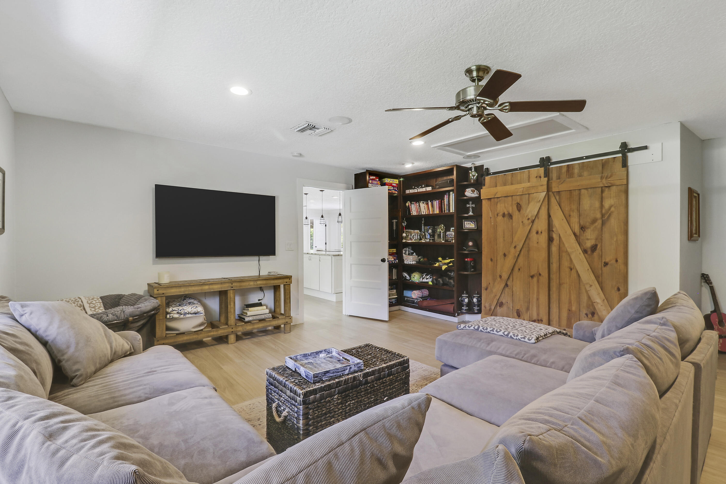 Palm Beach Country Estates - Residential