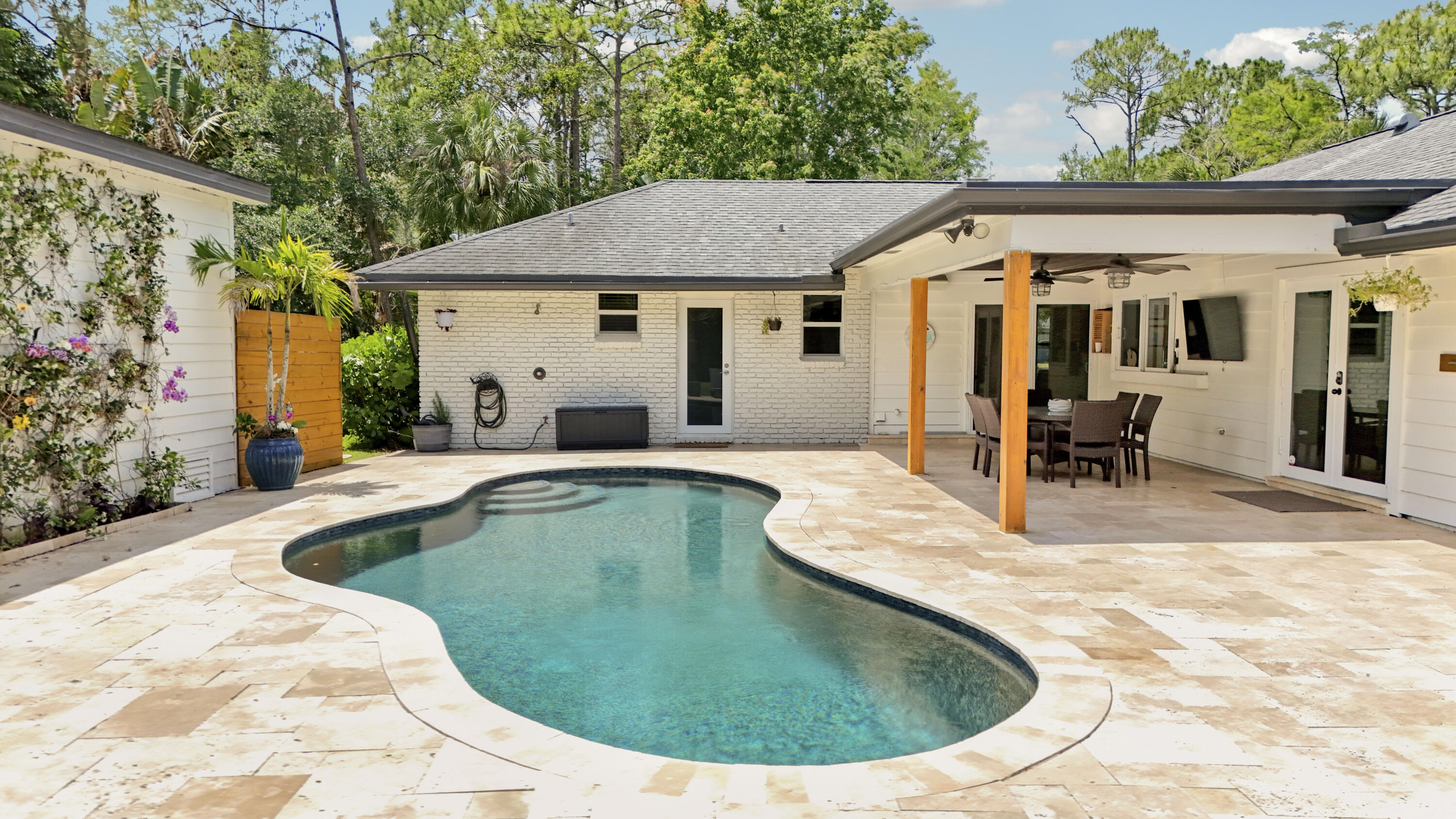 Palm Beach Country Estates - Residential