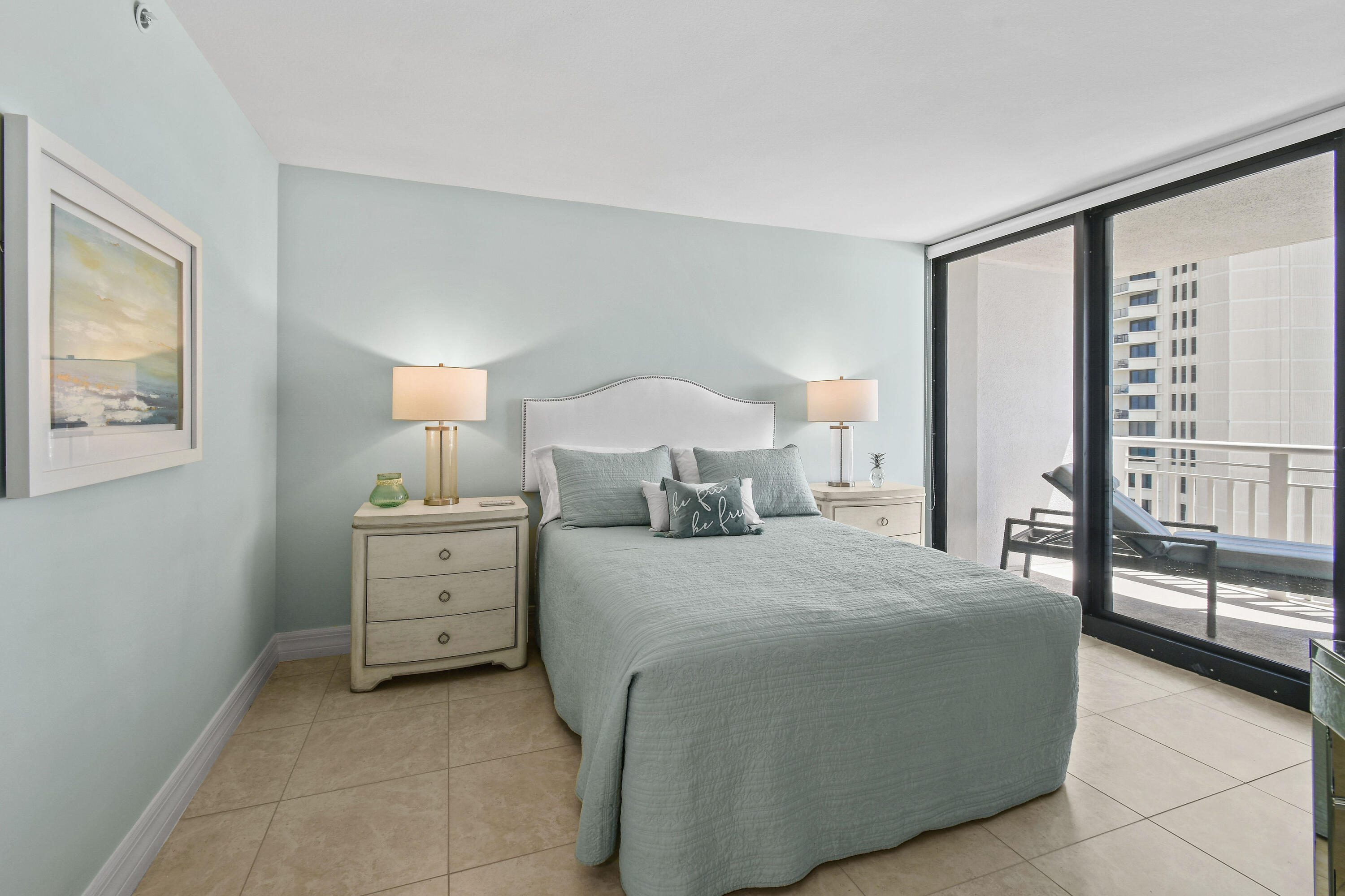TIARA CONDO - Residential
