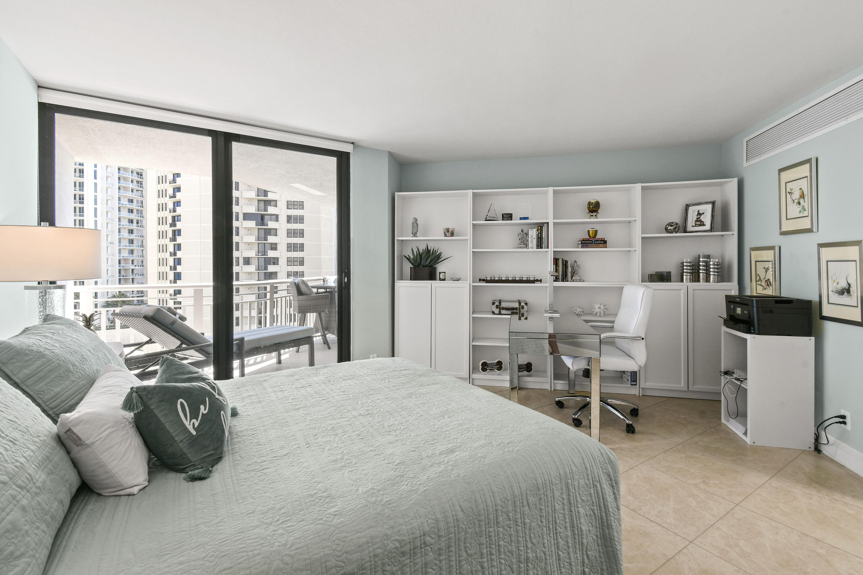 TIARA CONDO - Residential