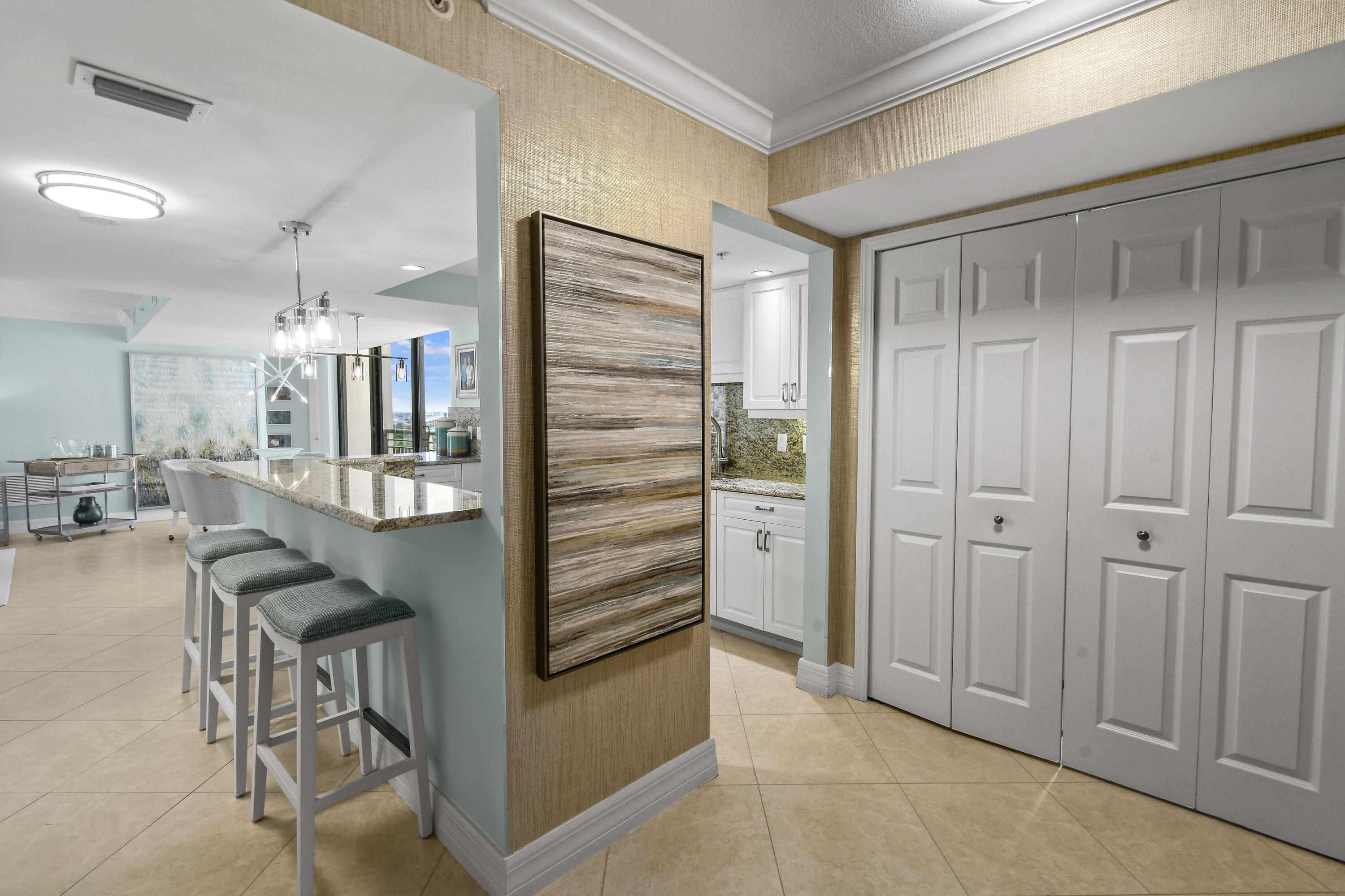 TIARA CONDO - Residential