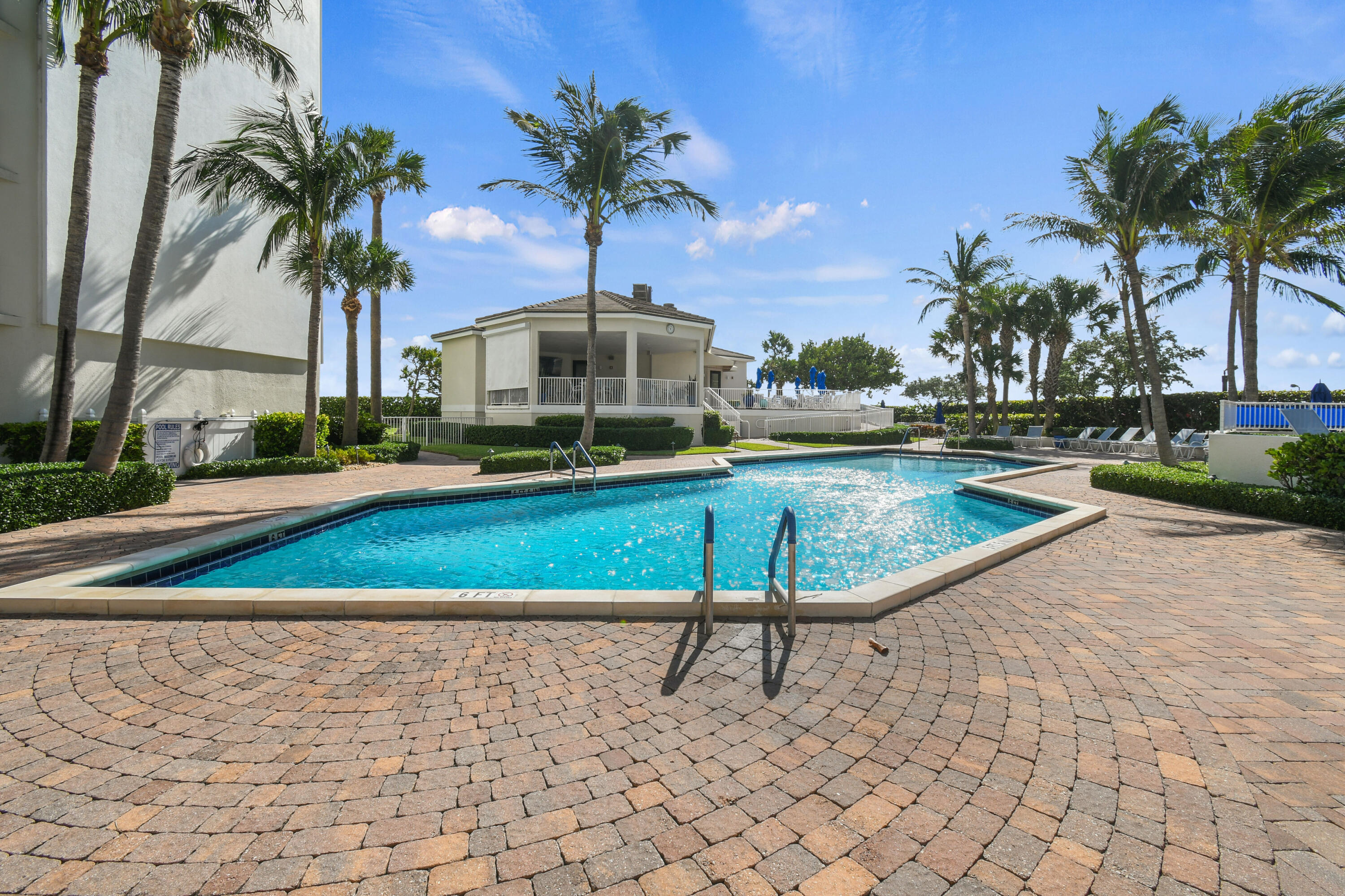 TIARA CONDO - Residential