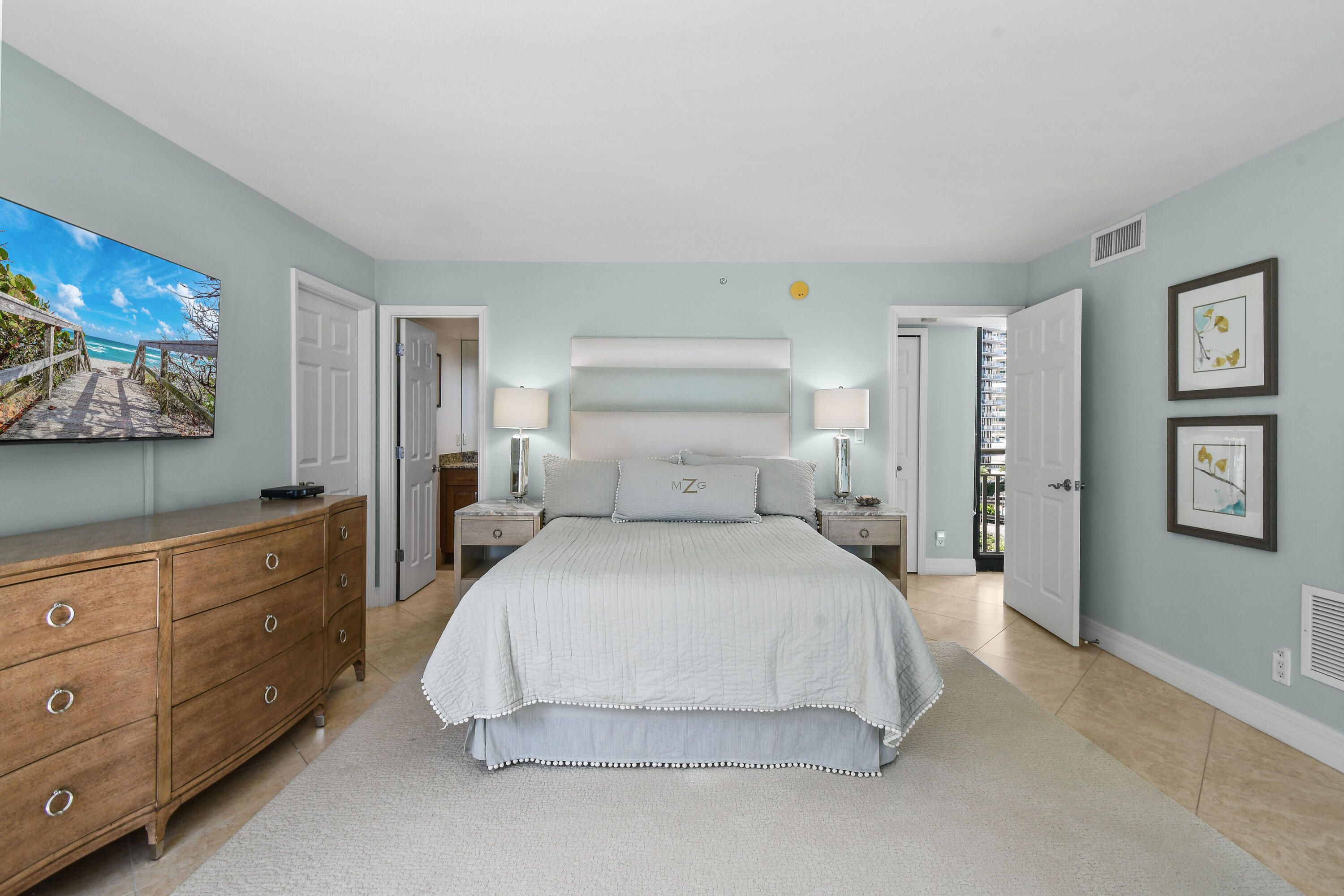 TIARA CONDO - Residential