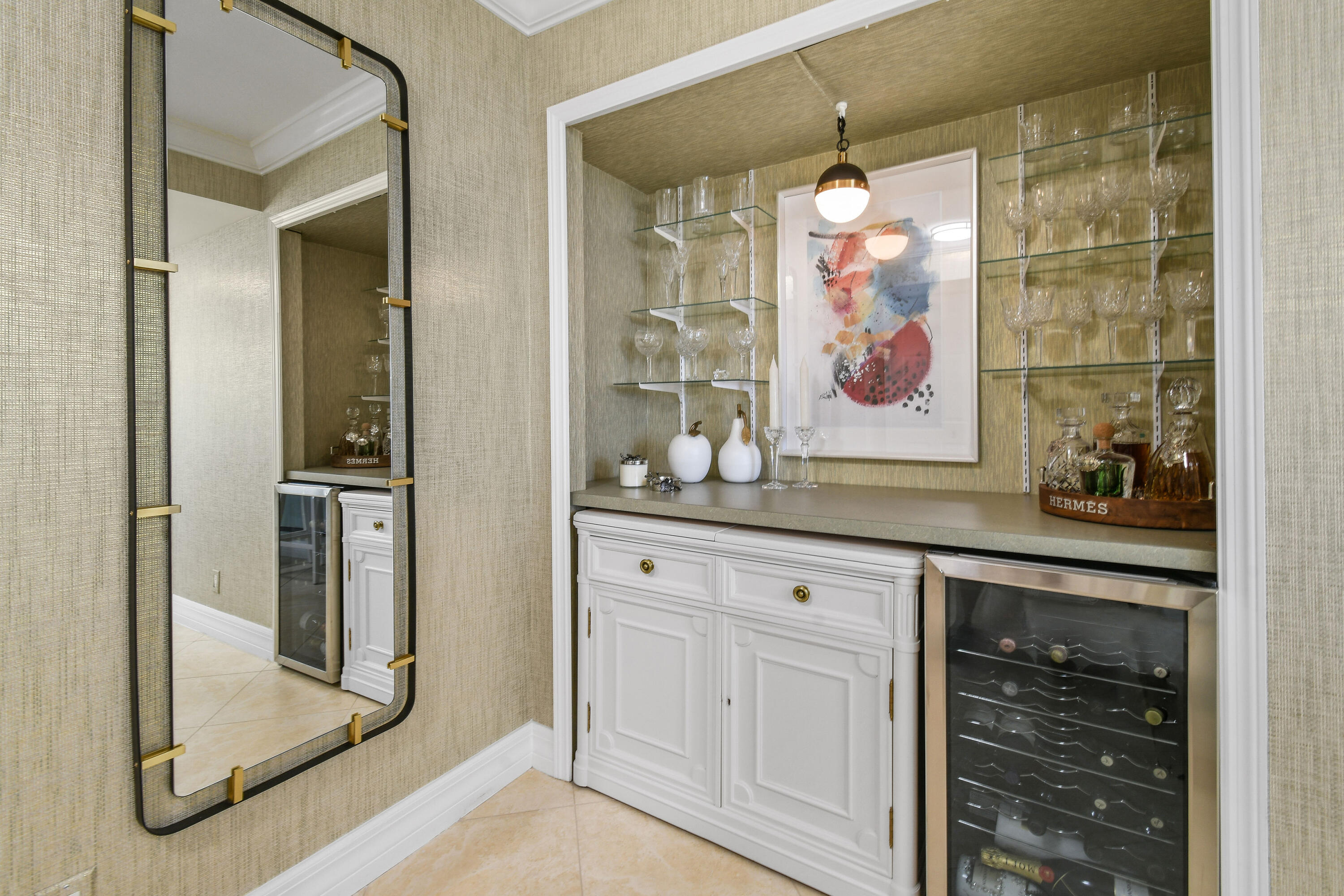 TIARA CONDO - Residential