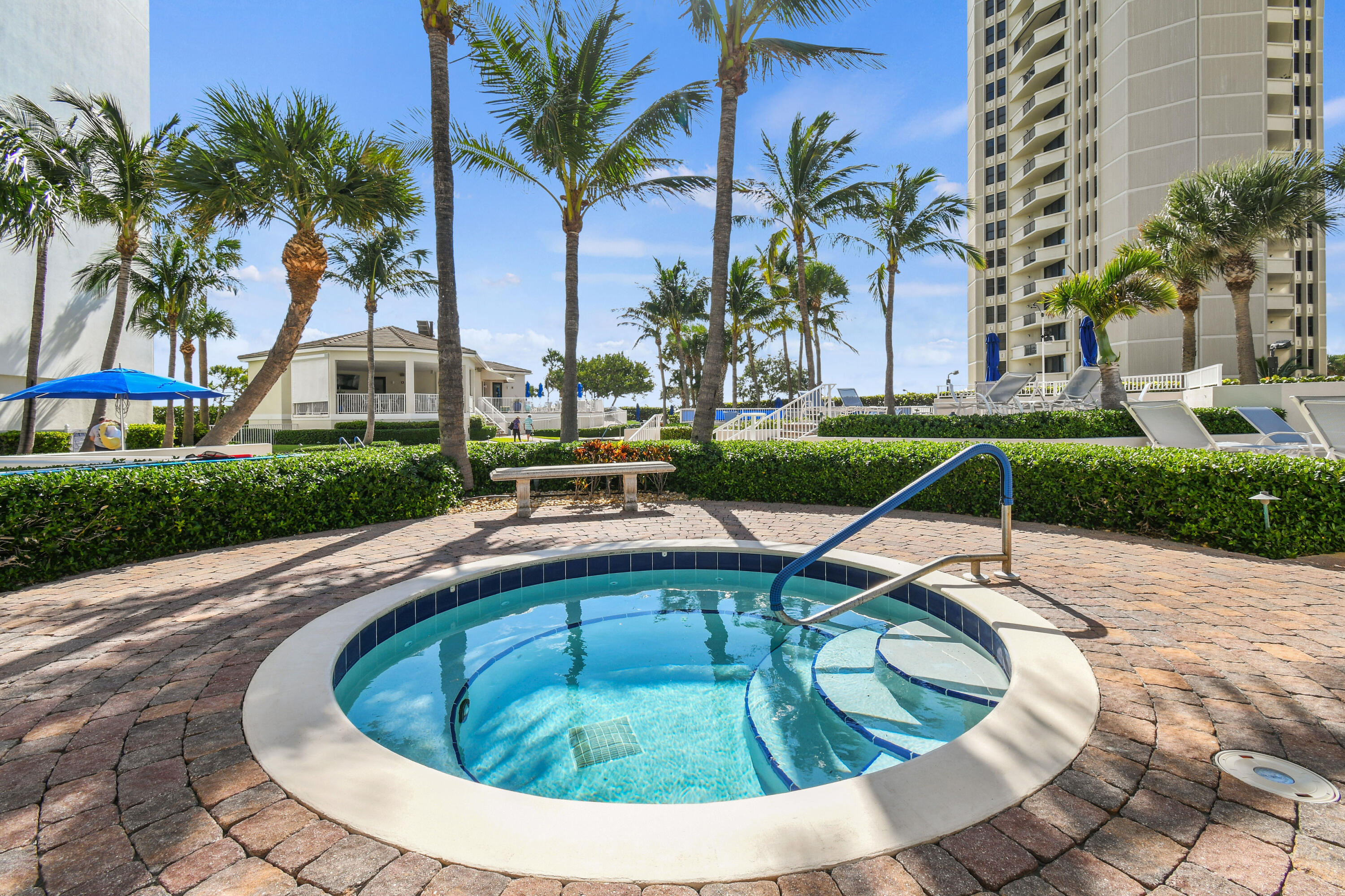 TIARA CONDO - Residential
