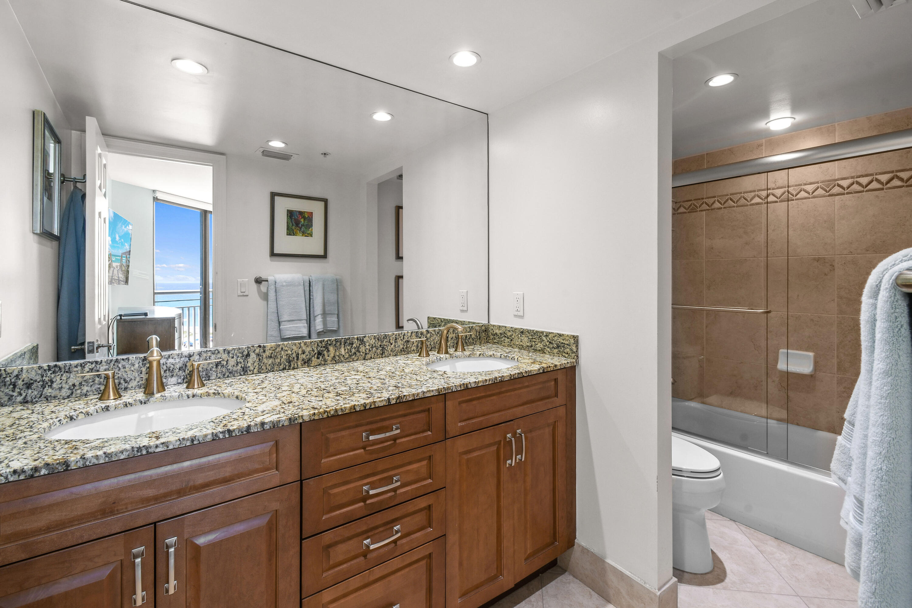 TIARA CONDO - Residential