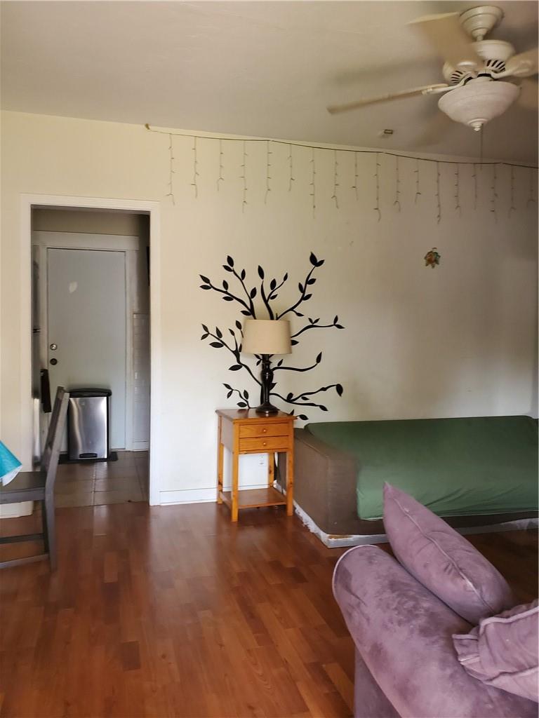 Hollywood 1-21 B - Residential