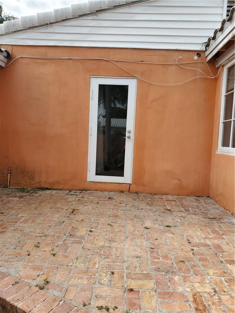 Hollywood 1-21 B - Residential