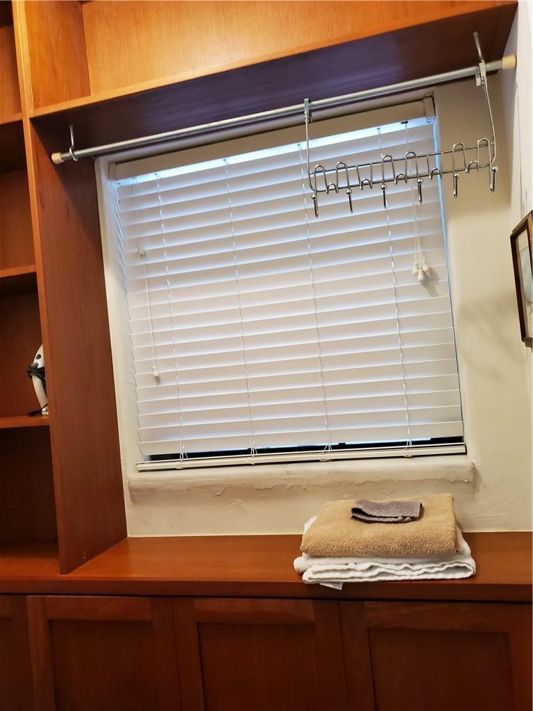 Hollywood 1-21 B - Residential