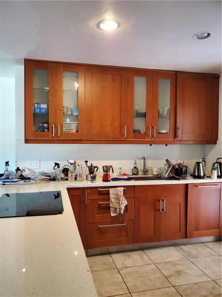 Hollywood 1-21 B - Residential