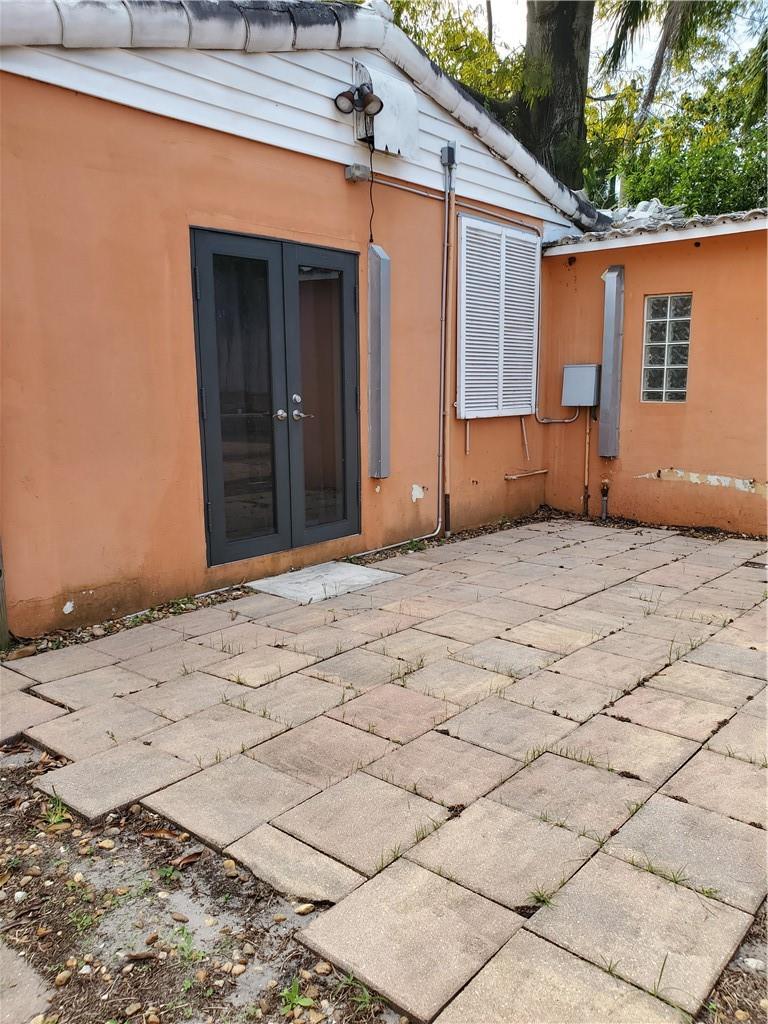 Hollywood 1-21 B - Residential