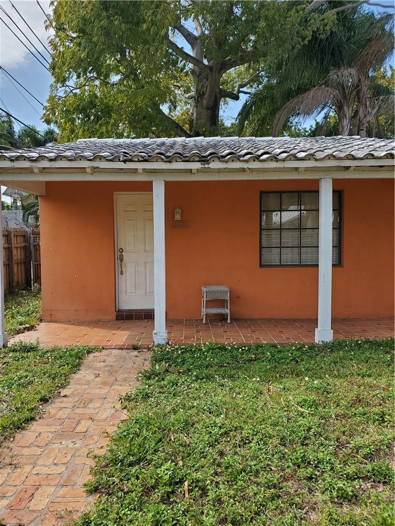 Hollywood 1-21 B - Residential