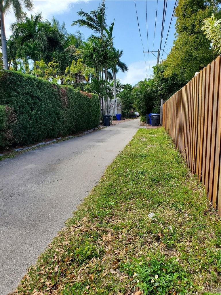 Hollywood 1-21 B - Residential