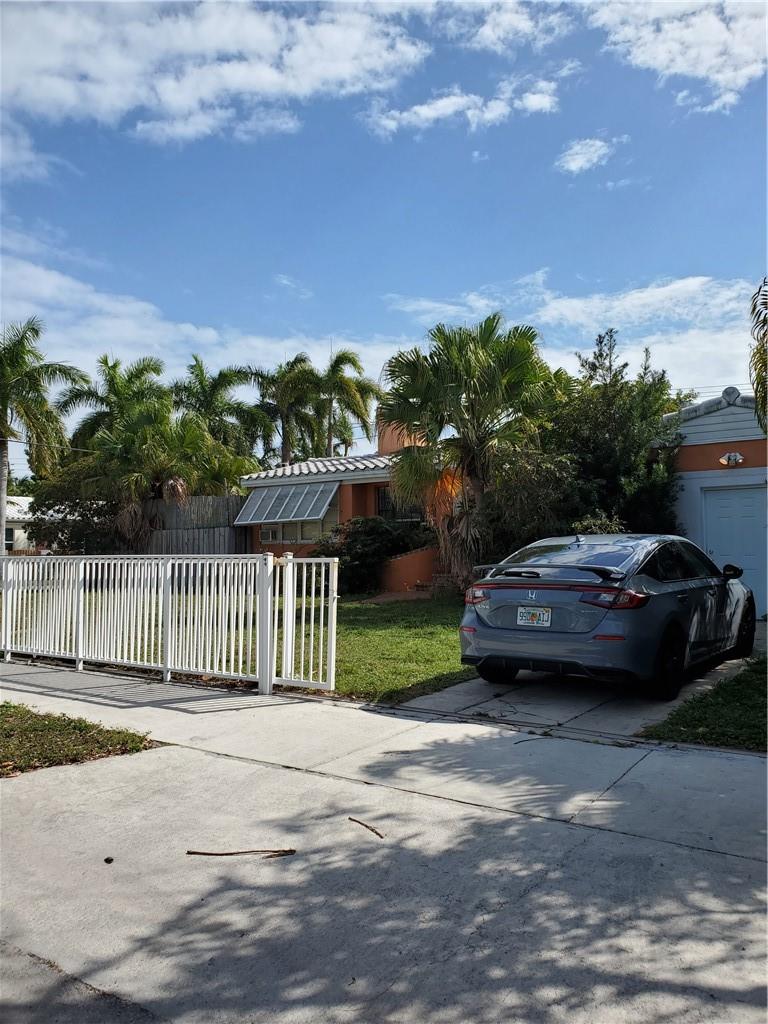 Hollywood 1-21 B - Residential