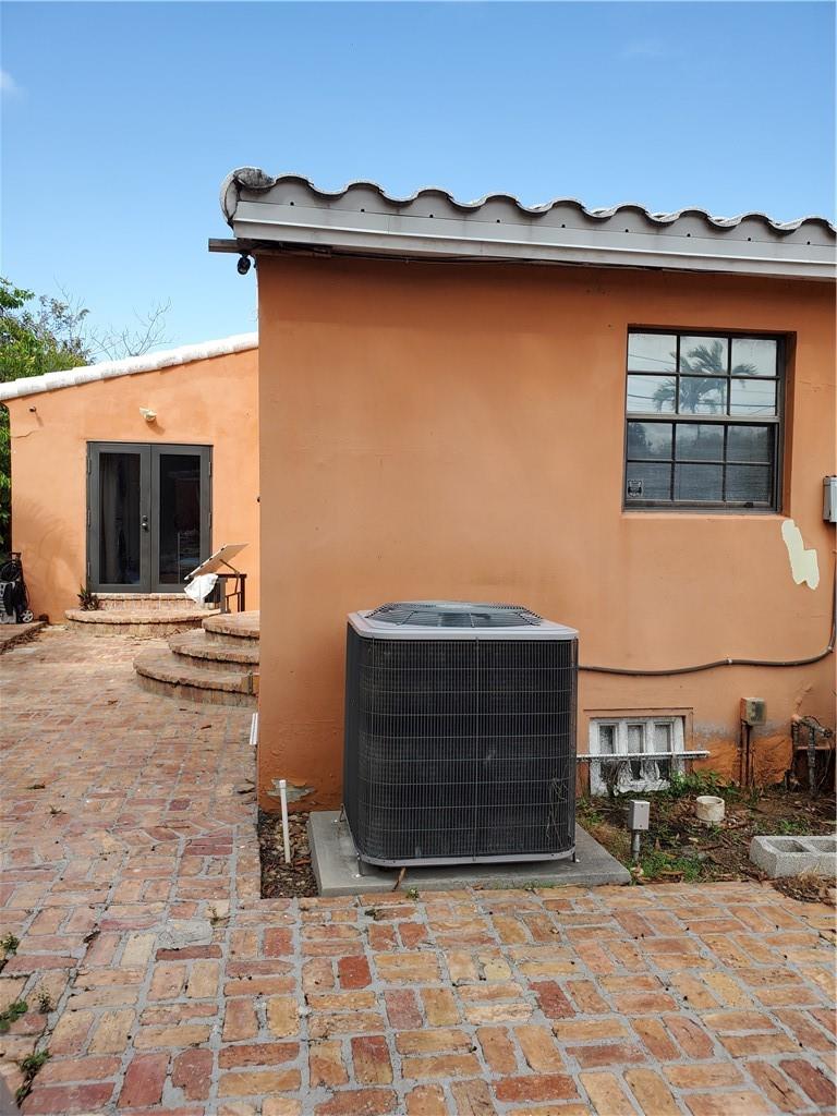 Hollywood 1-21 B - Residential