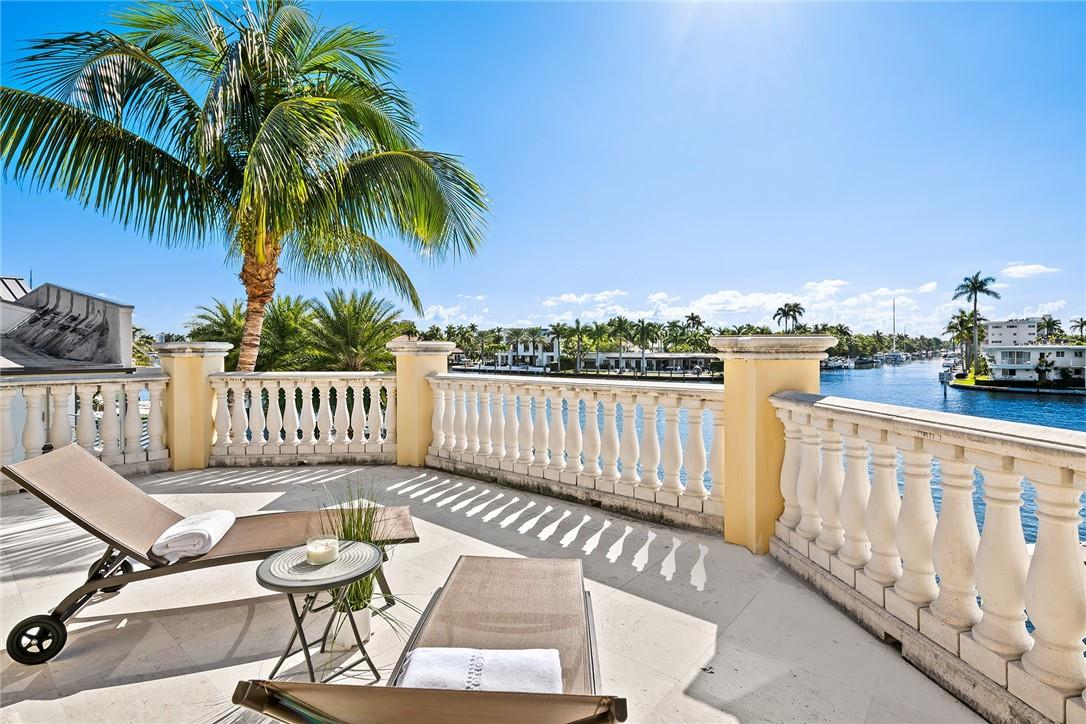 SUNRISE KEY (GATED) - Residential