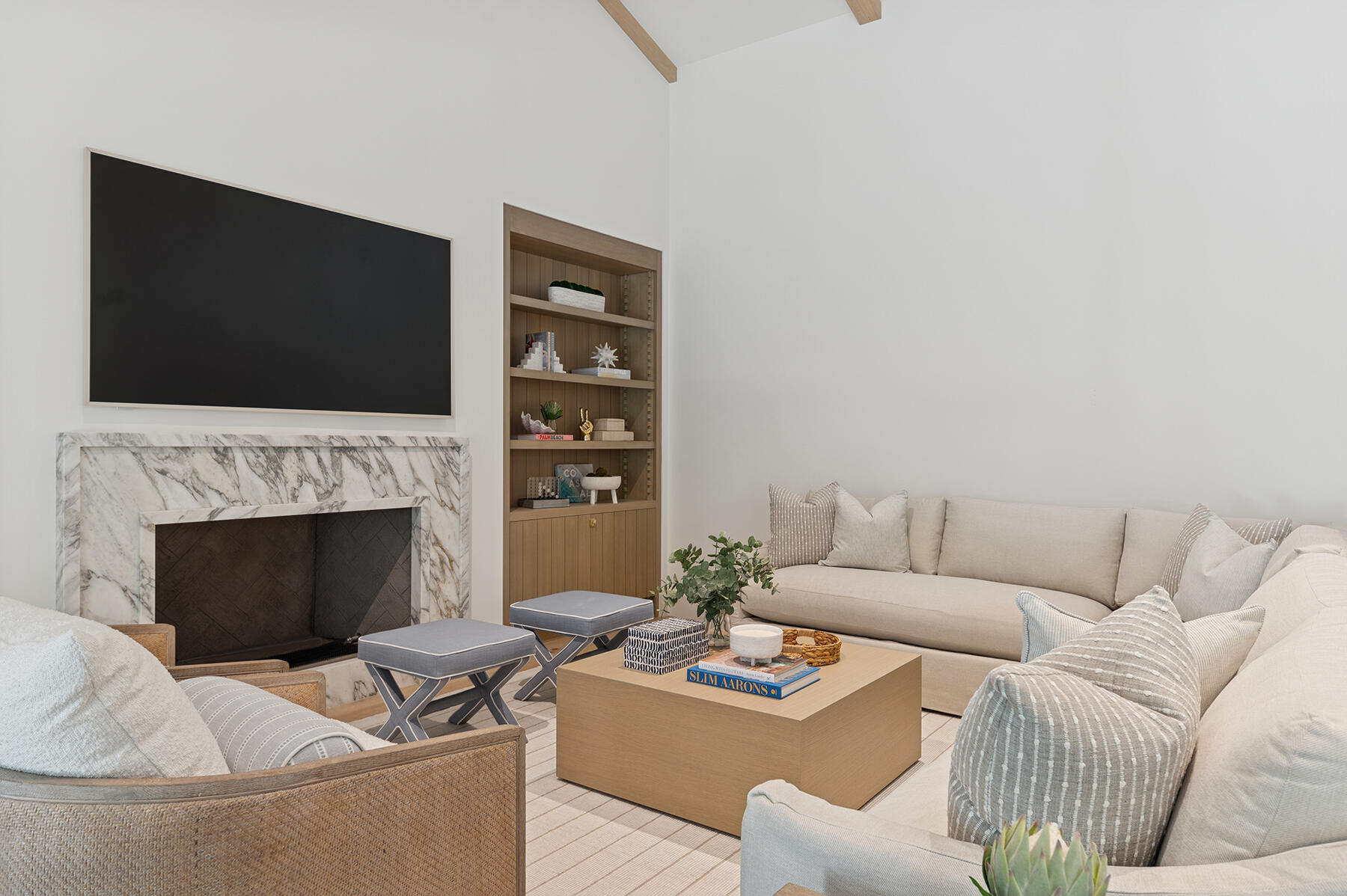 EL ENCANTO - Residential