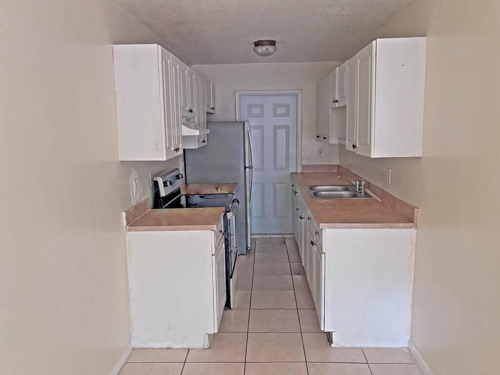 RIVERLAND VILLAGE PARK - Residential Lease