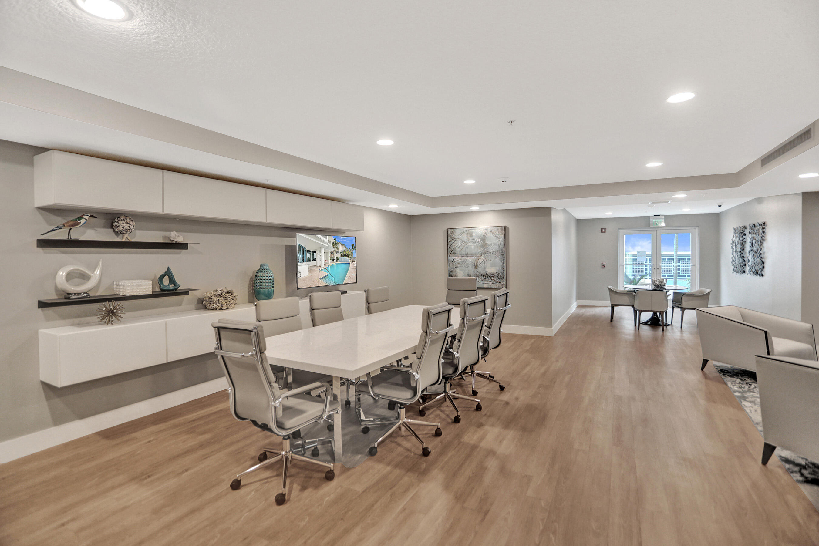 LA RIVE CONDO - Residential