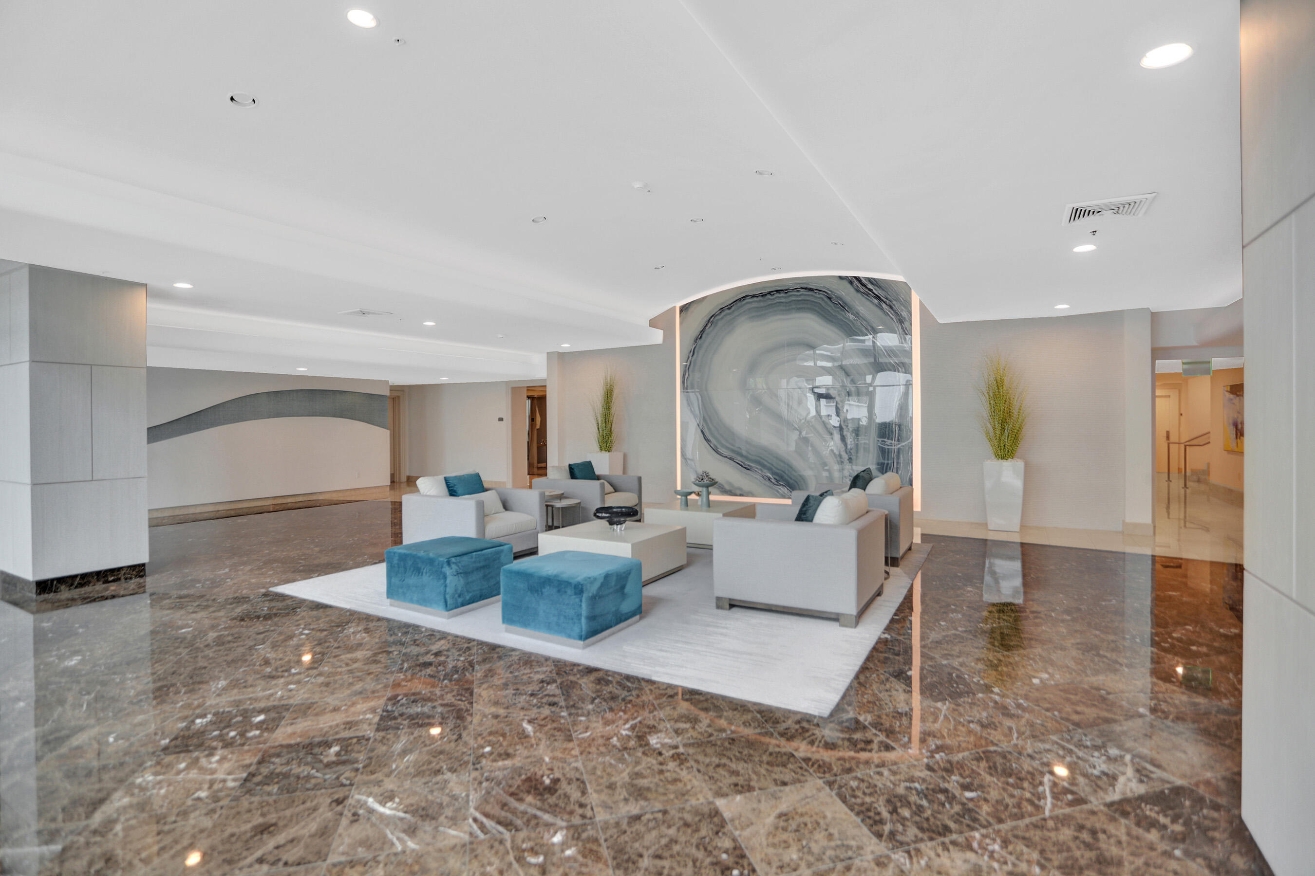 LA RIVE CONDO - Residential