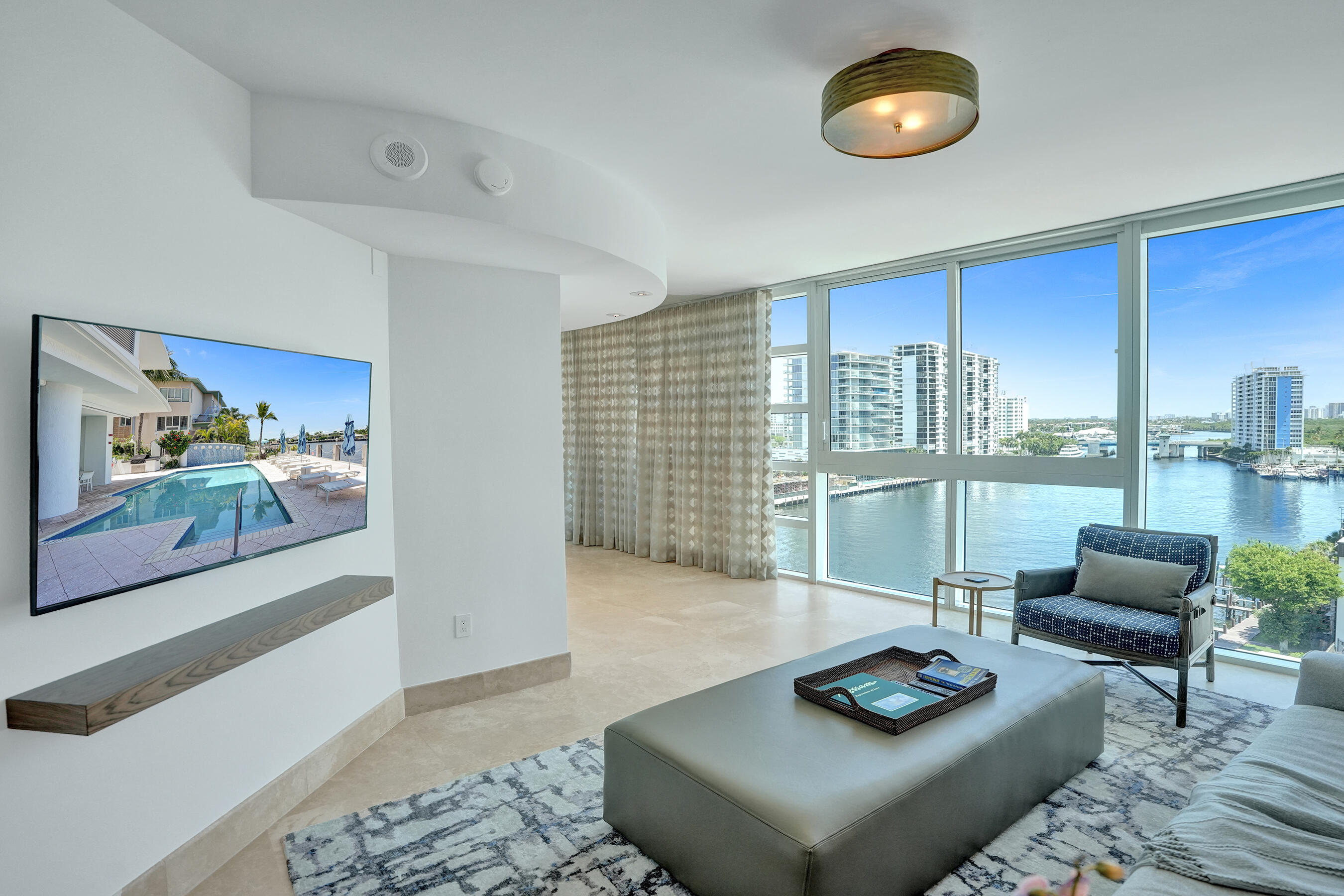 LA RIVE CONDO - Residential