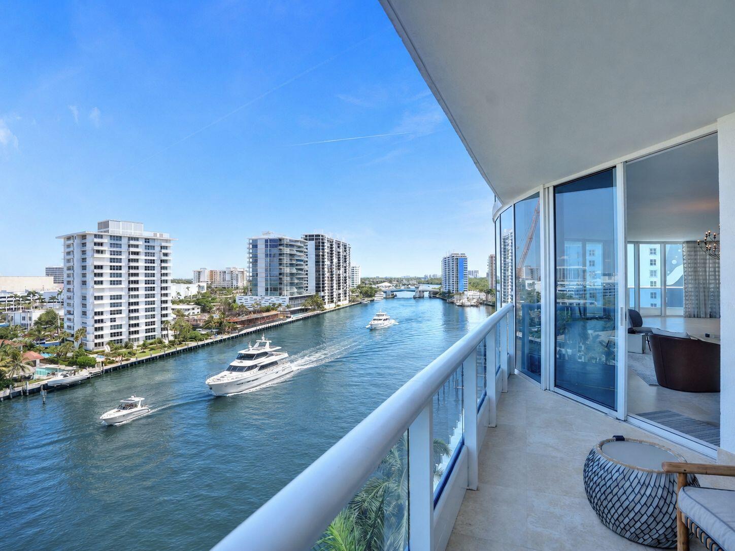 LA RIVE CONDO - Residential