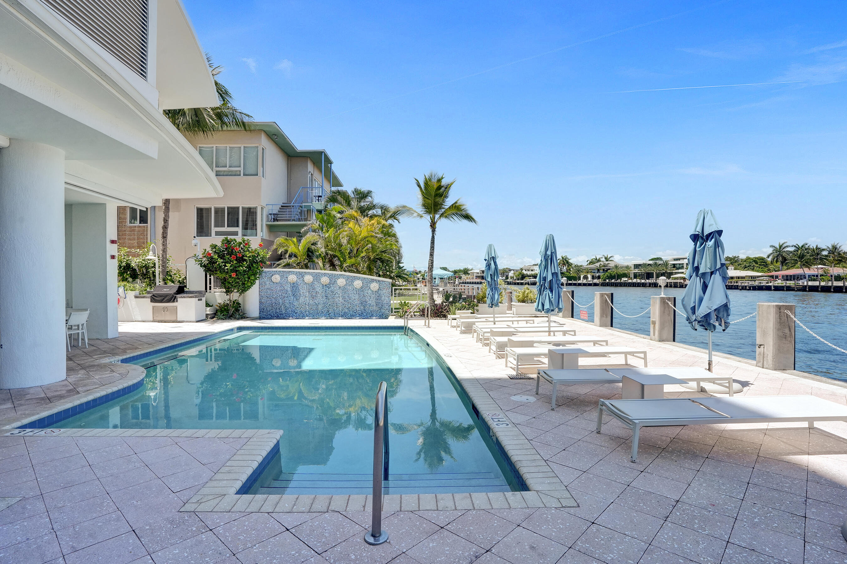 LA RIVE CONDO - Residential