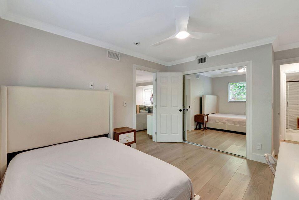 PALM SQUARE - Residential Lease
