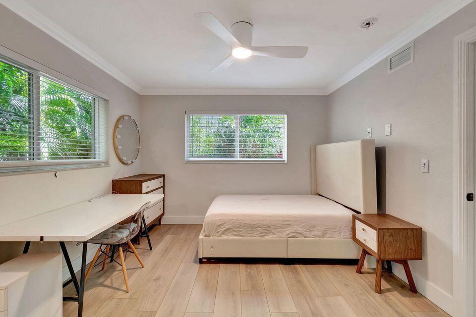PALM SQUARE - Residential Lease