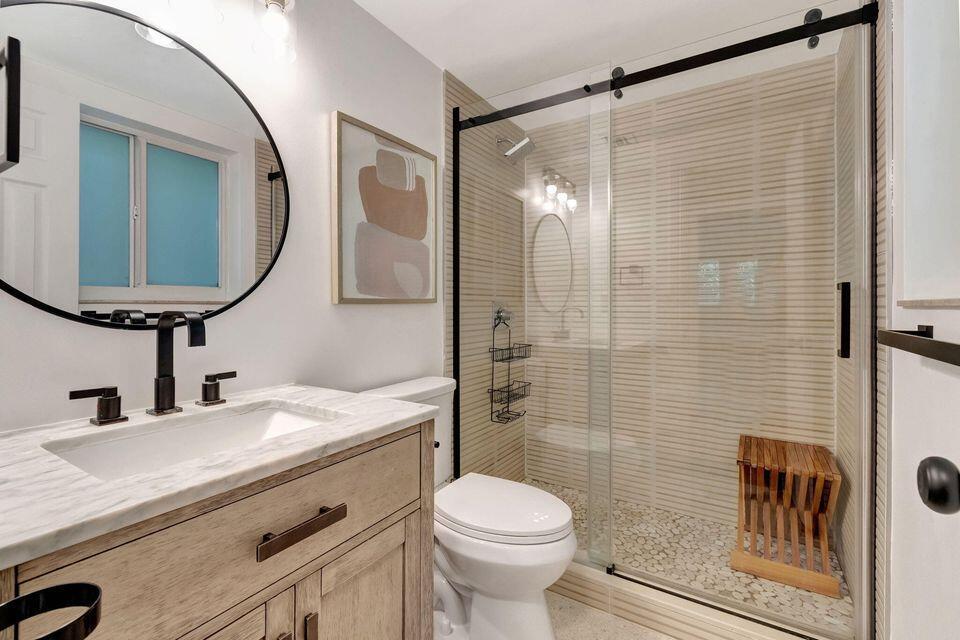 PALM SQUARE - Residential Lease