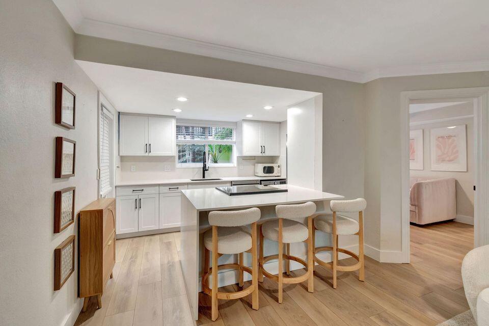 PALM SQUARE - Residential Lease