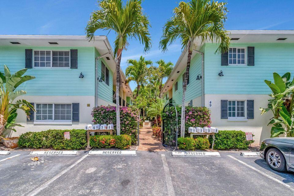 PALM SQUARE - Residential Lease