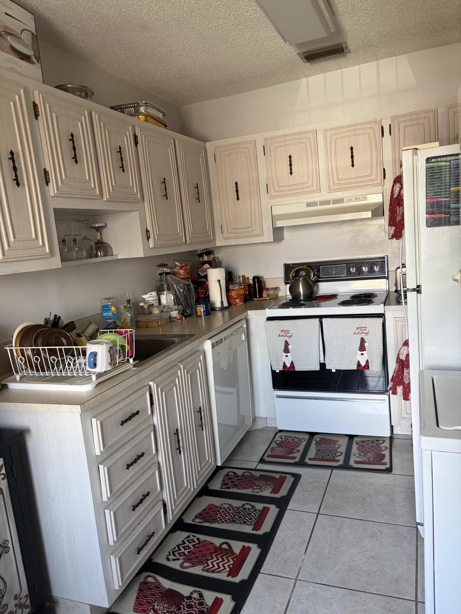 BOCA LAKES CONDO - Residential