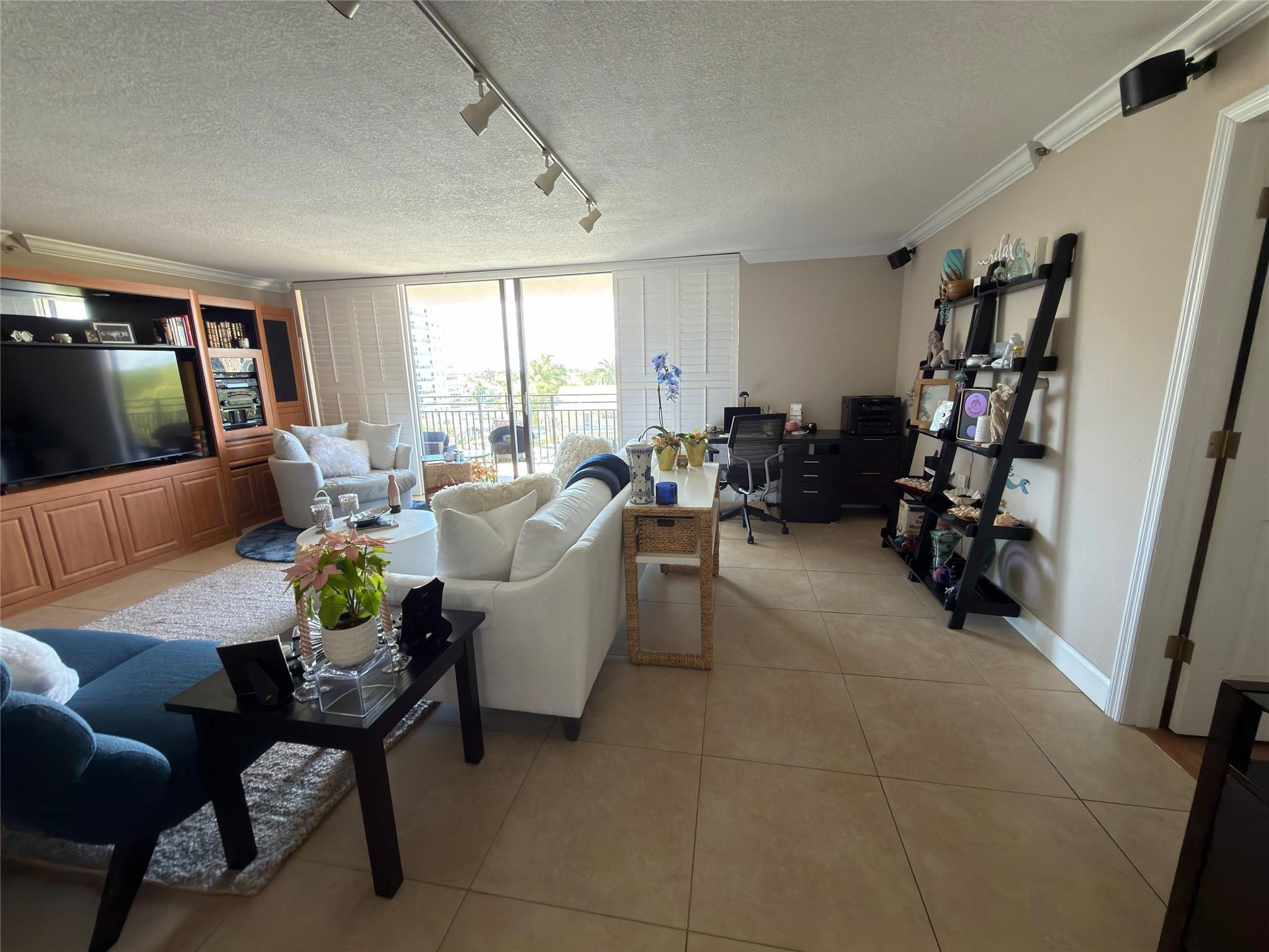 Overlook Condominium - Residential