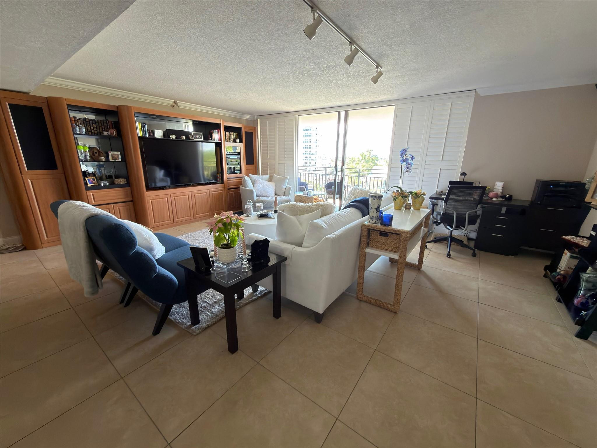 Overlook Condominium - Residential