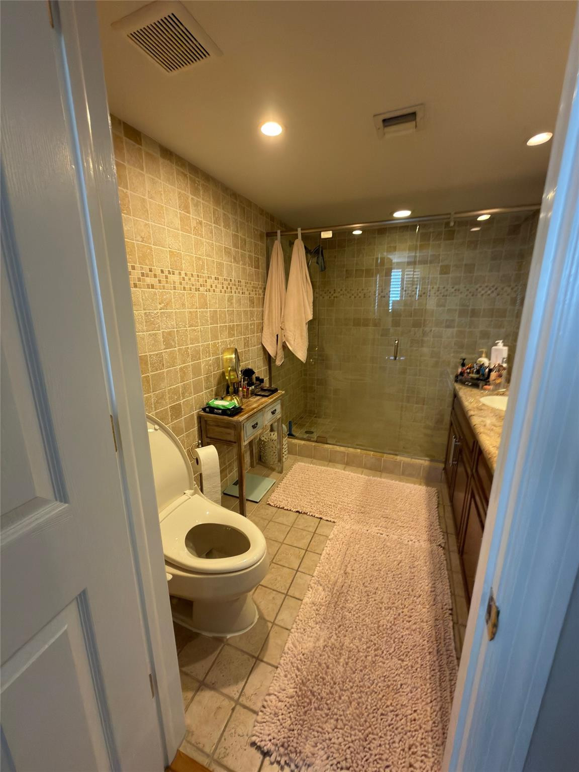 Overlook Condominium - Residential