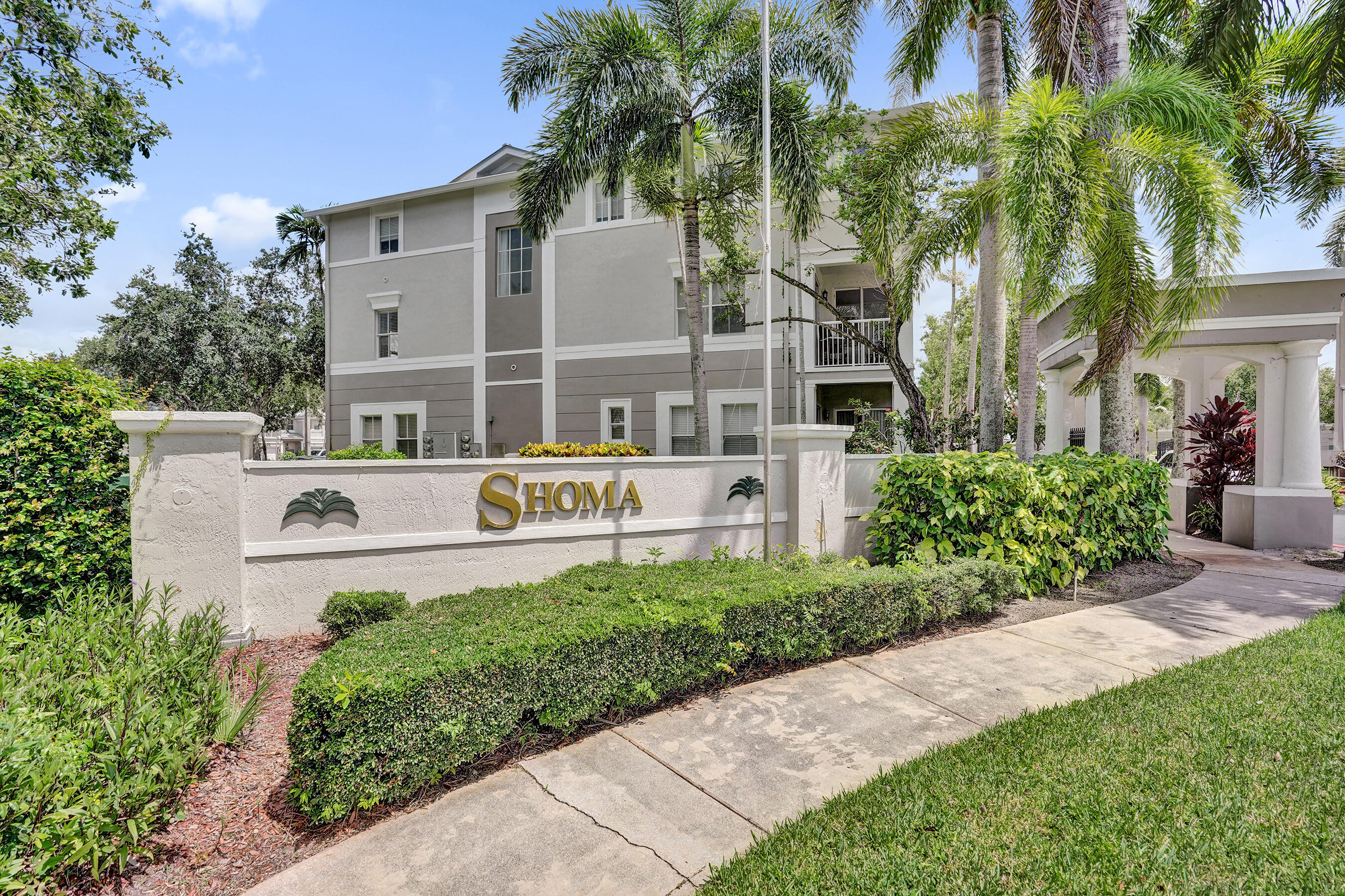 SHOMA TOWNHOMES AT ROYAL PALM BEACH CONDO - Residential
