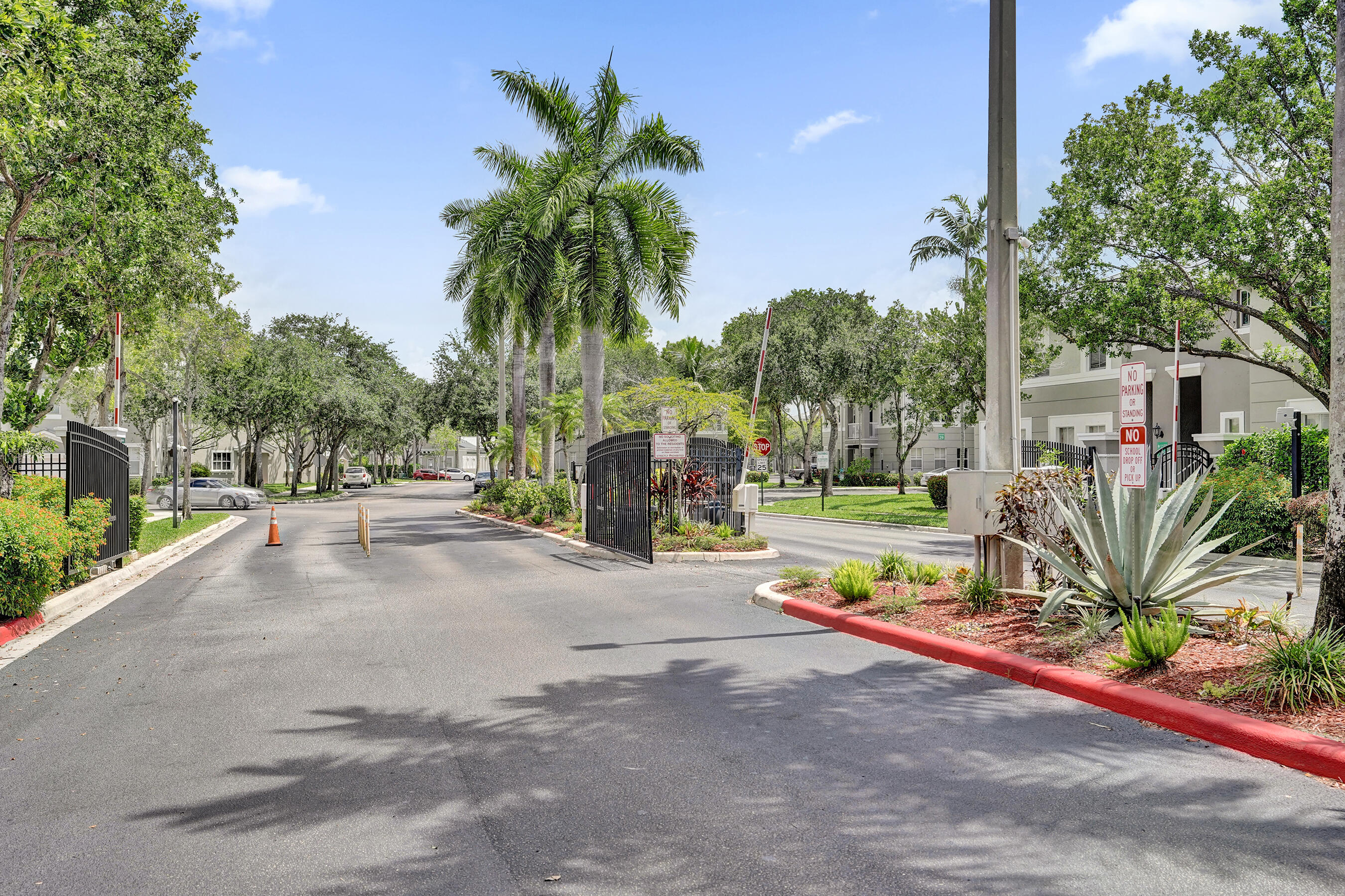 SHOMA TOWNHOMES AT ROYAL PALM BEACH CONDO - Residential