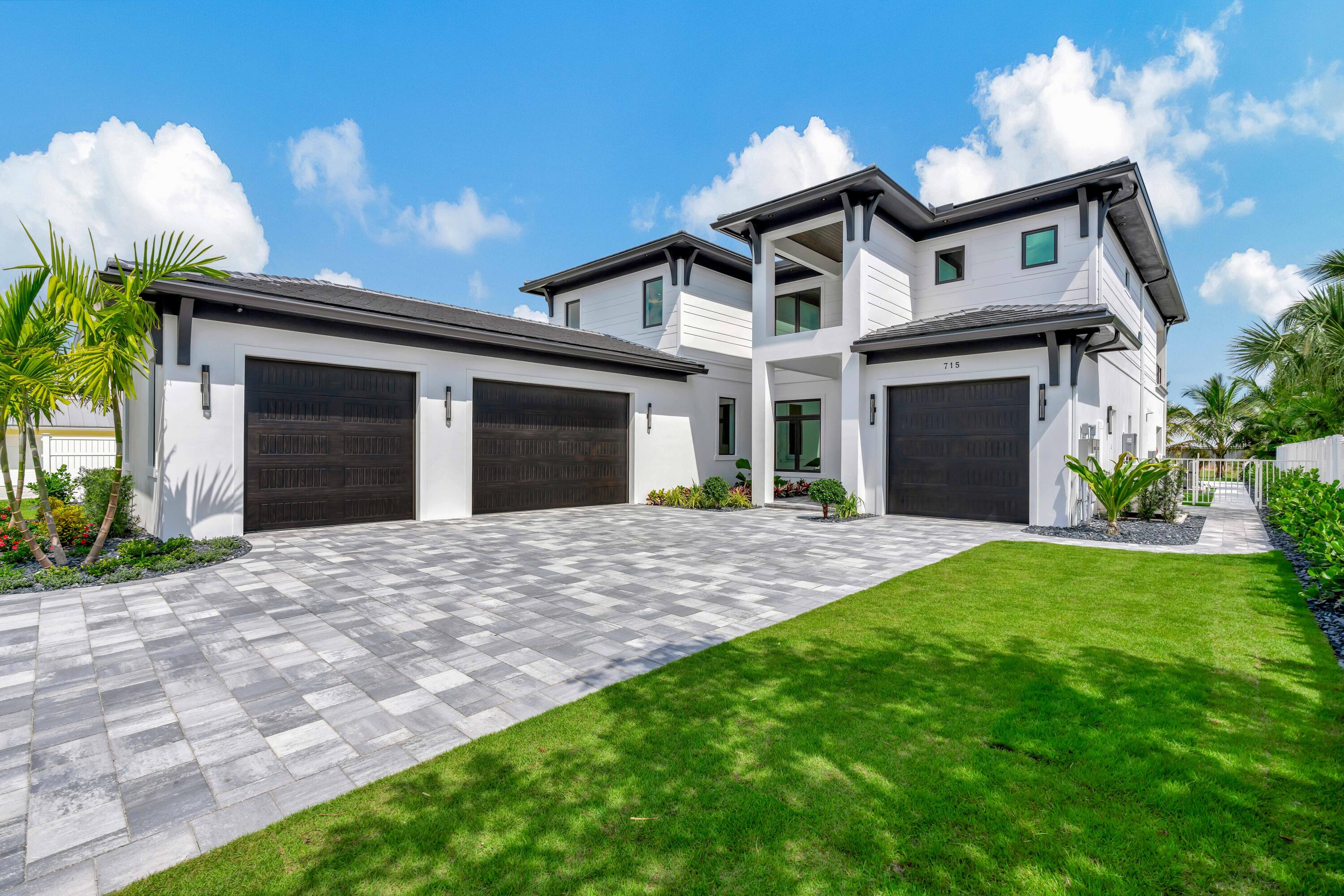 NORTH PALM BEACH VILLAGE OF 2 - Residential