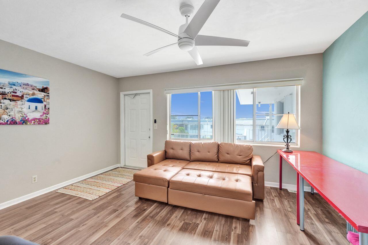 MURRY HILLS APT BLDG CONDO - Residential