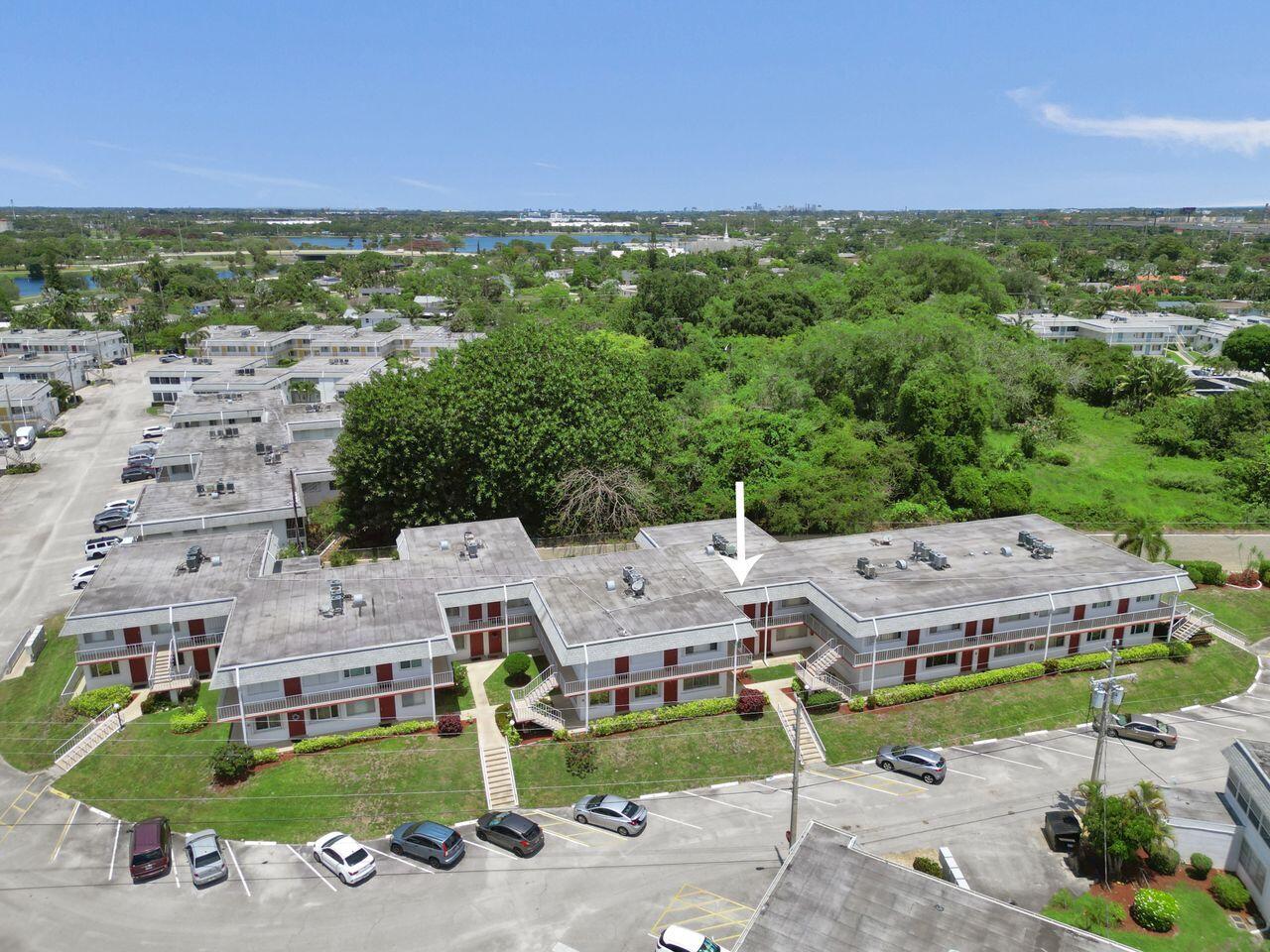 MURRY HILLS APT BLDG CONDO - Residential