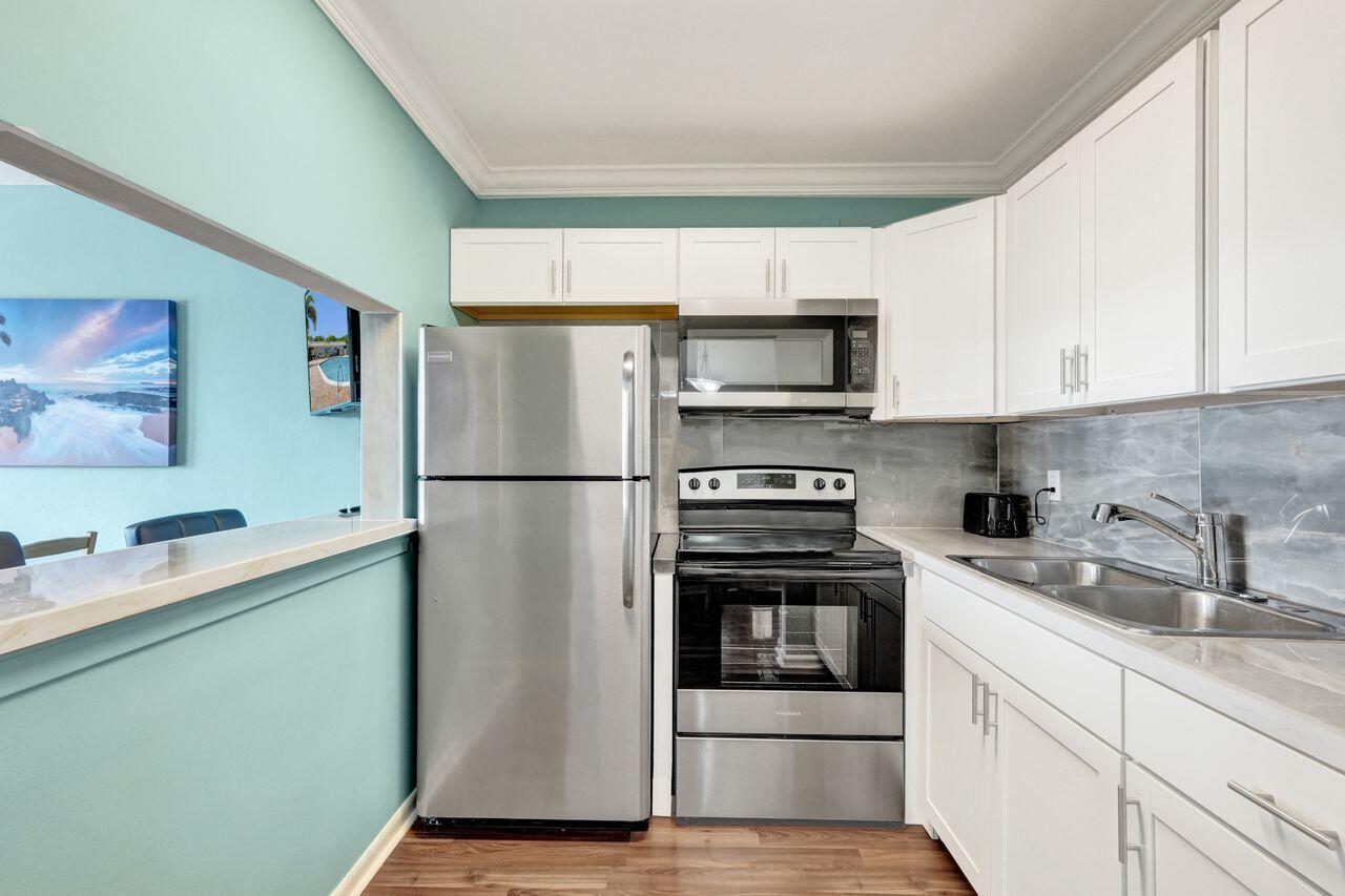 MURRY HILLS APT BLDG CONDO - Residential